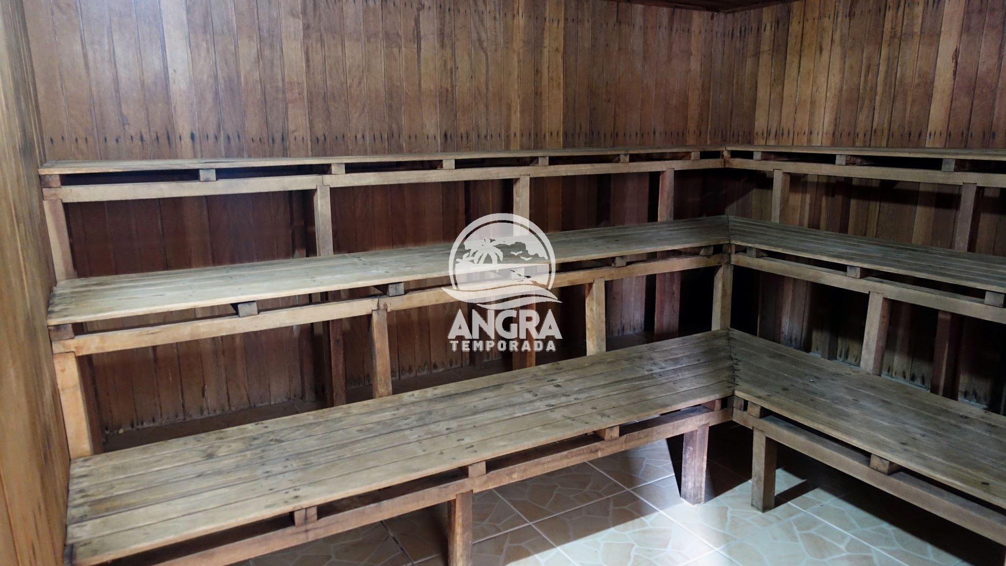image-housing-carousel