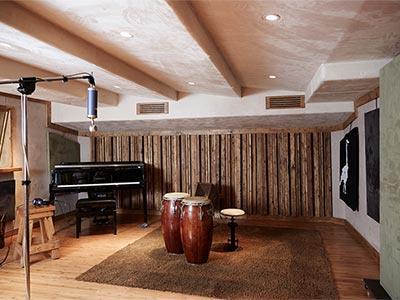 image-housing-carousel