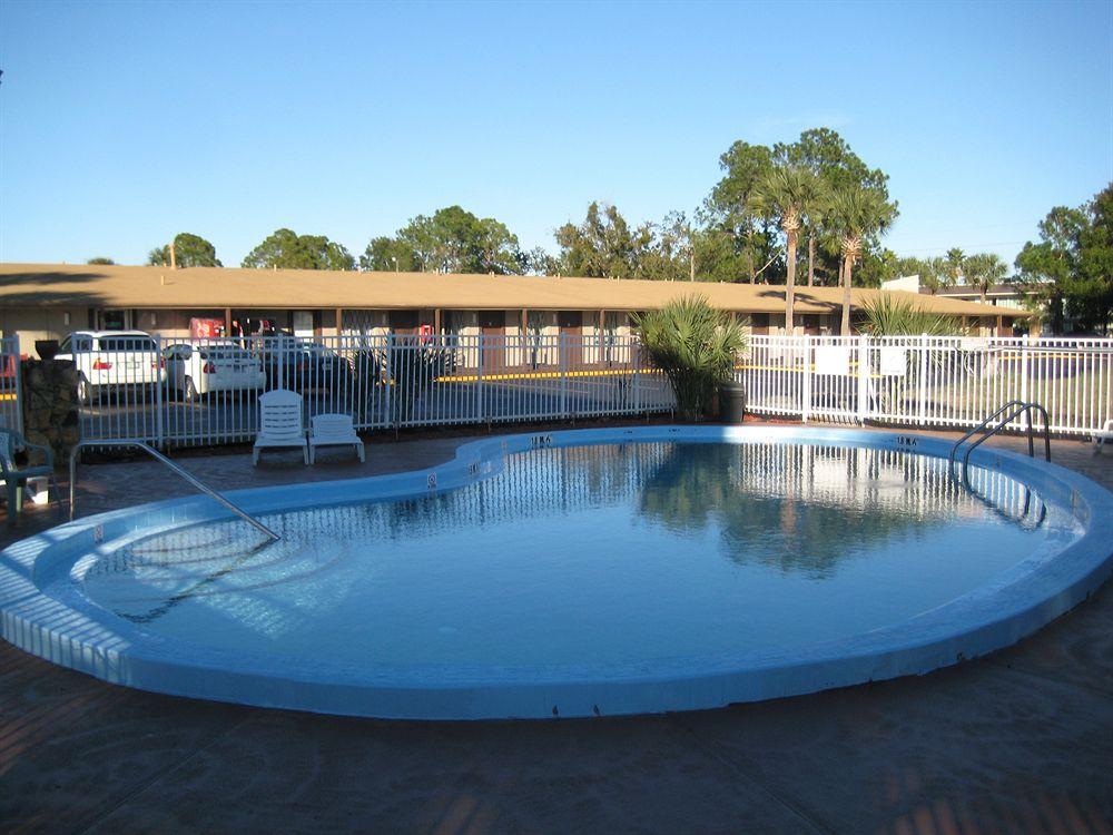image-housing-carousel