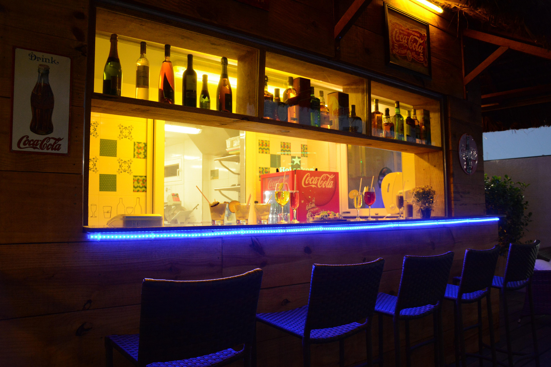 image-housing-carousel