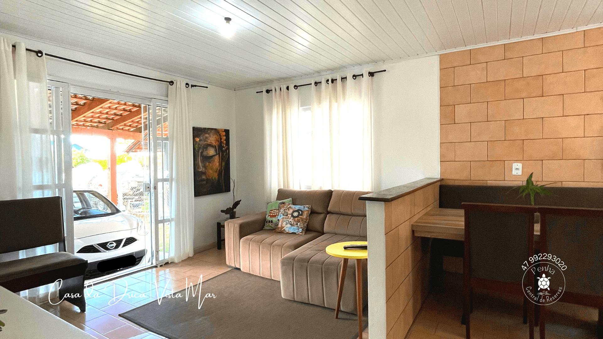 image-housing-carousel