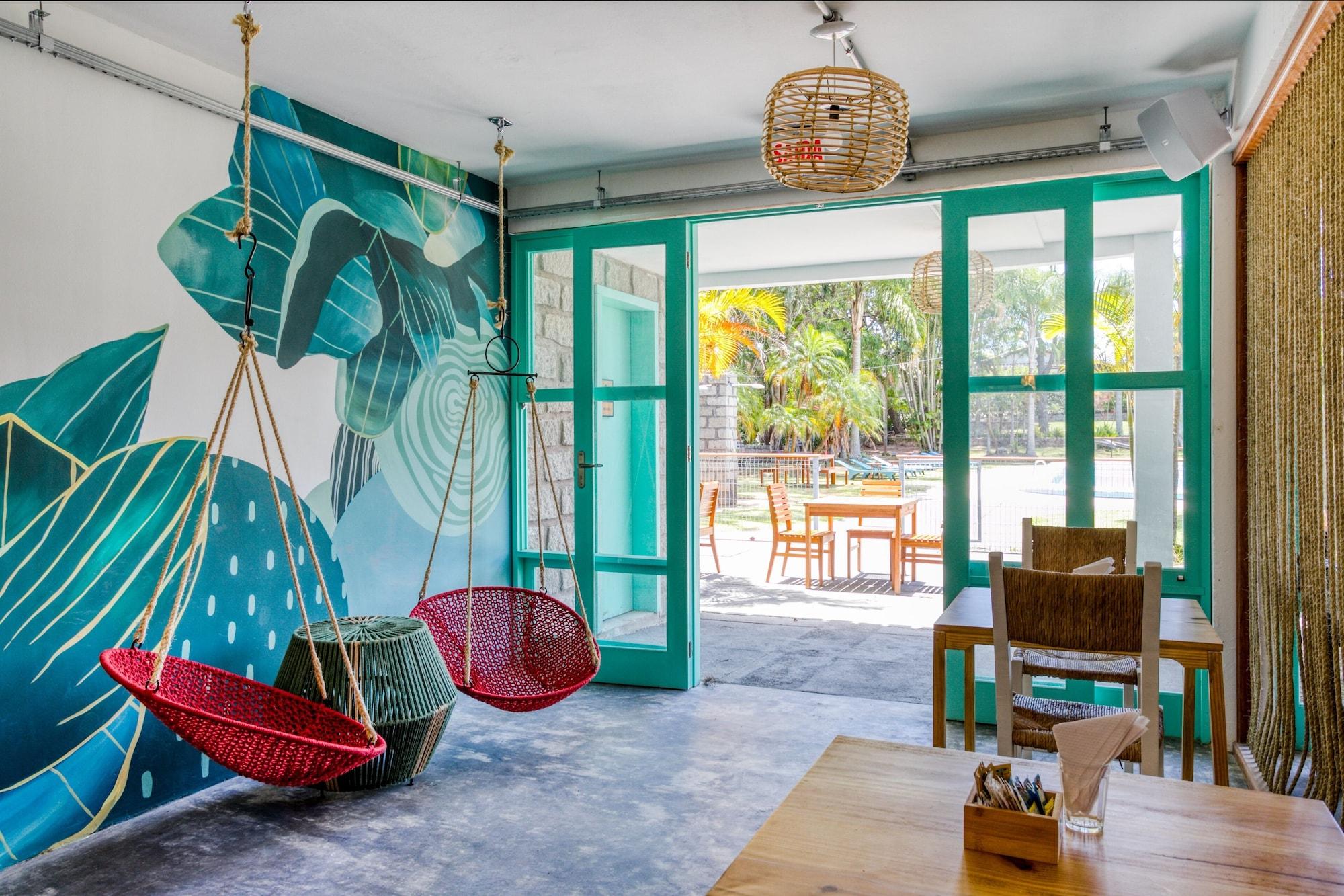 image-housing-carousel