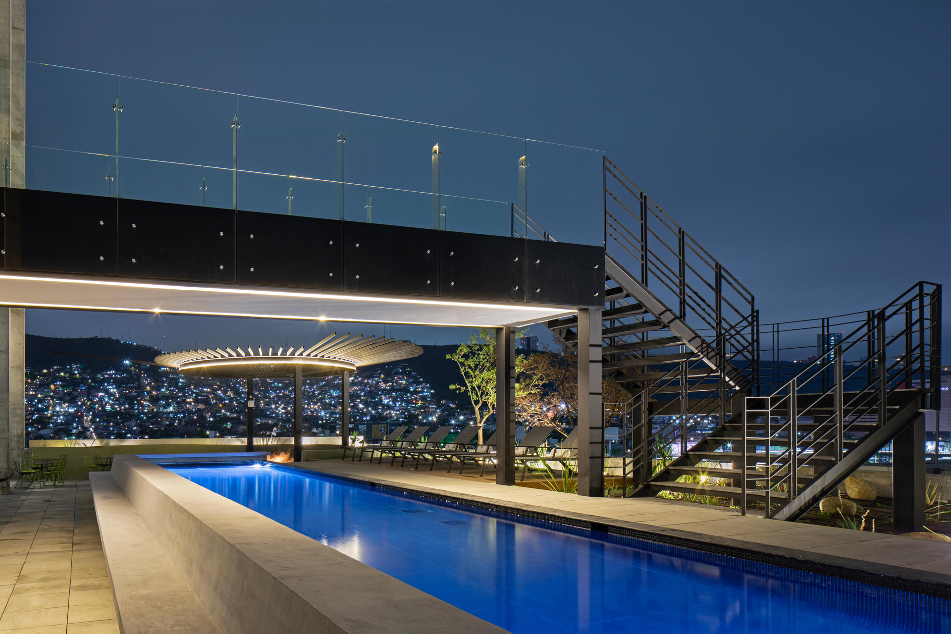 image-housing-carousel