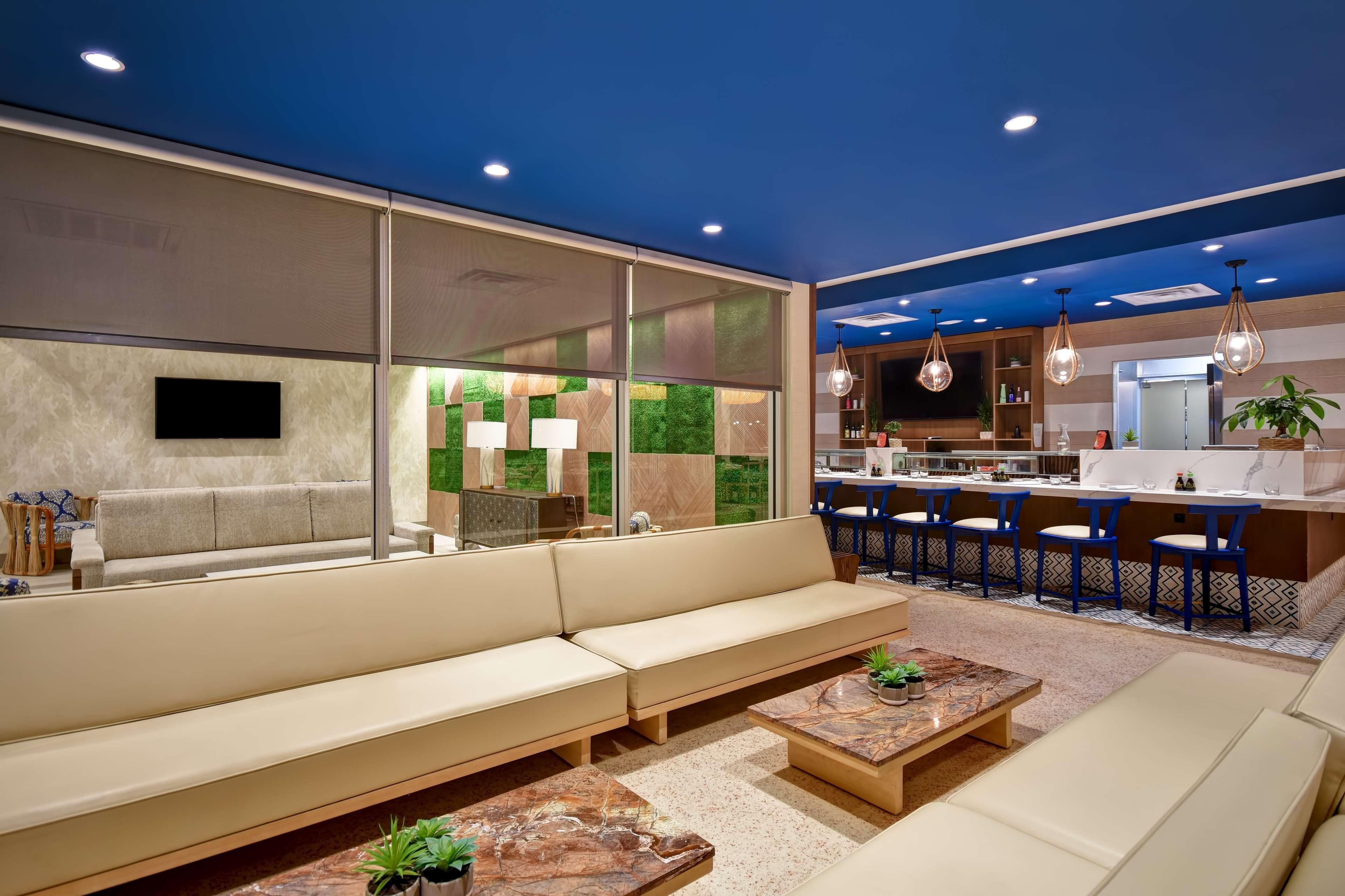 image-housing-carousel