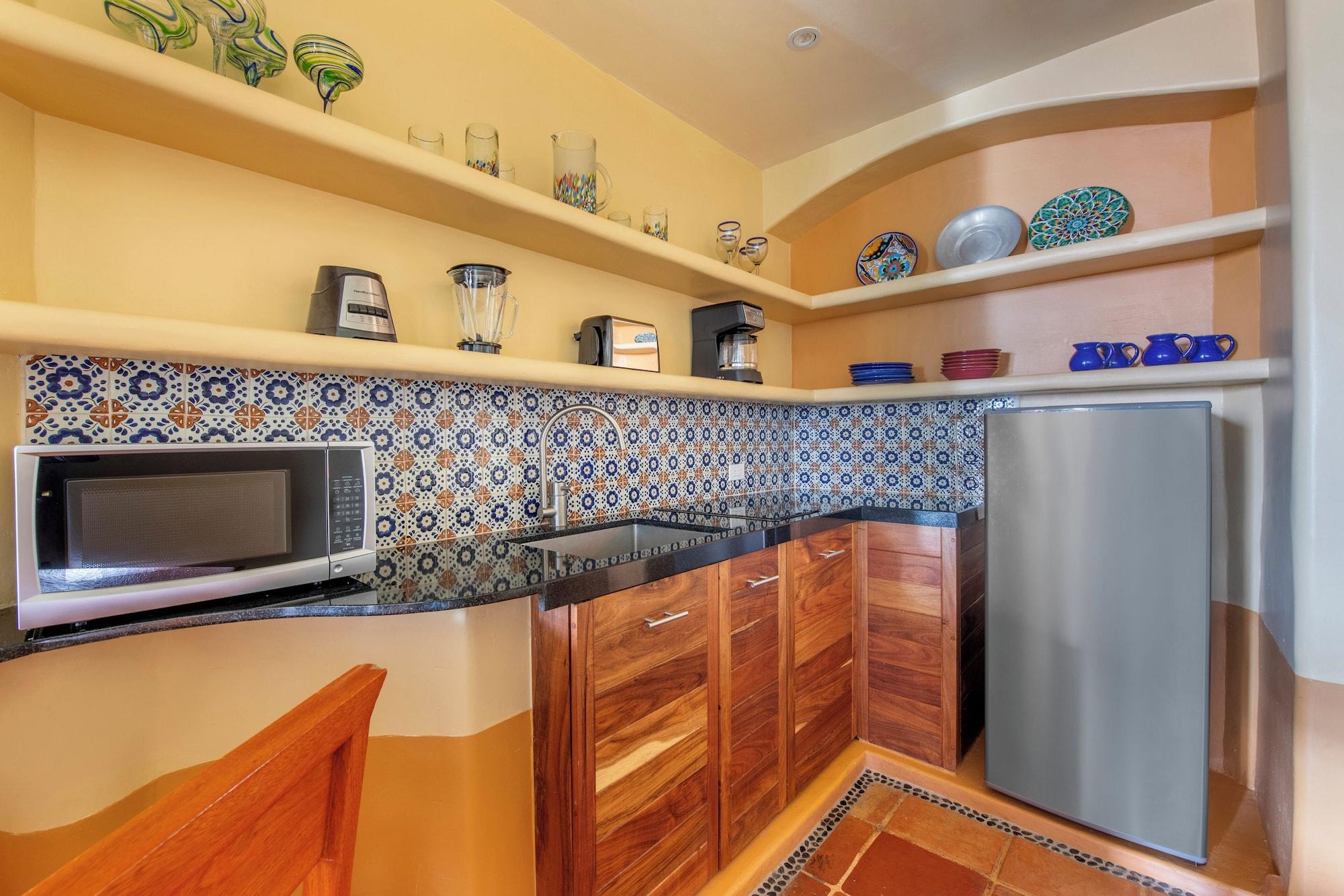 1 BEDROOM KING SUITE WITH BALCONY