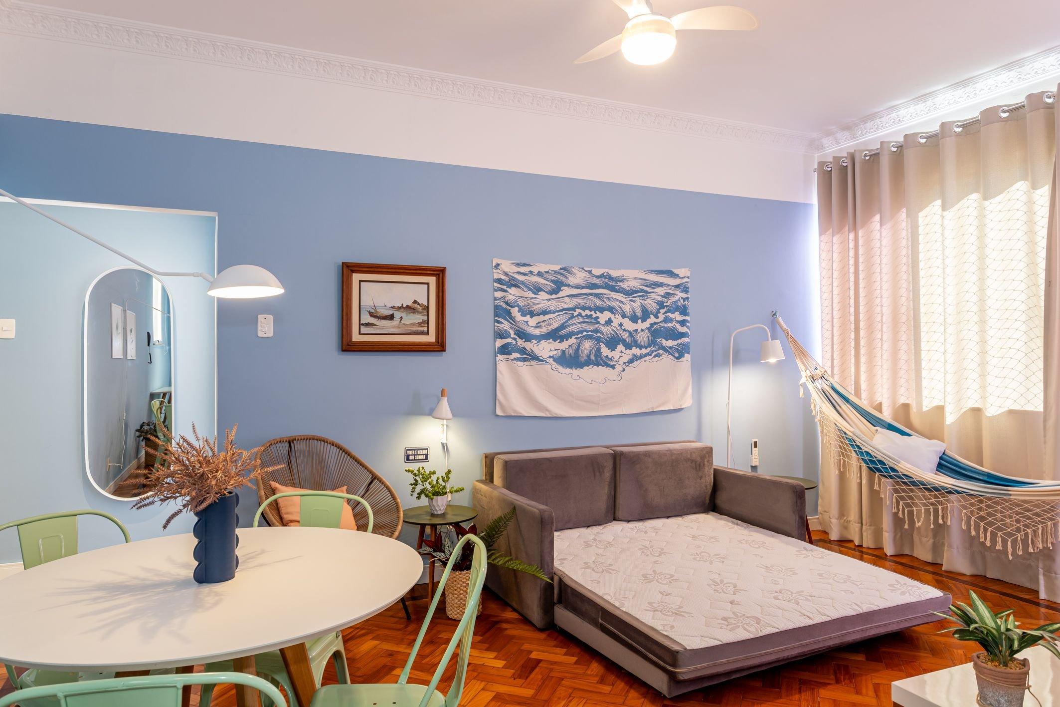 image-housing-carousel