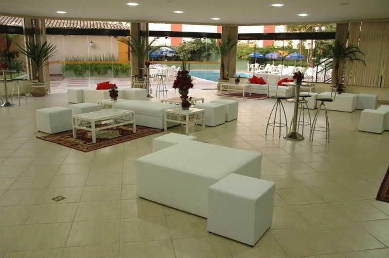 image-housing-carousel