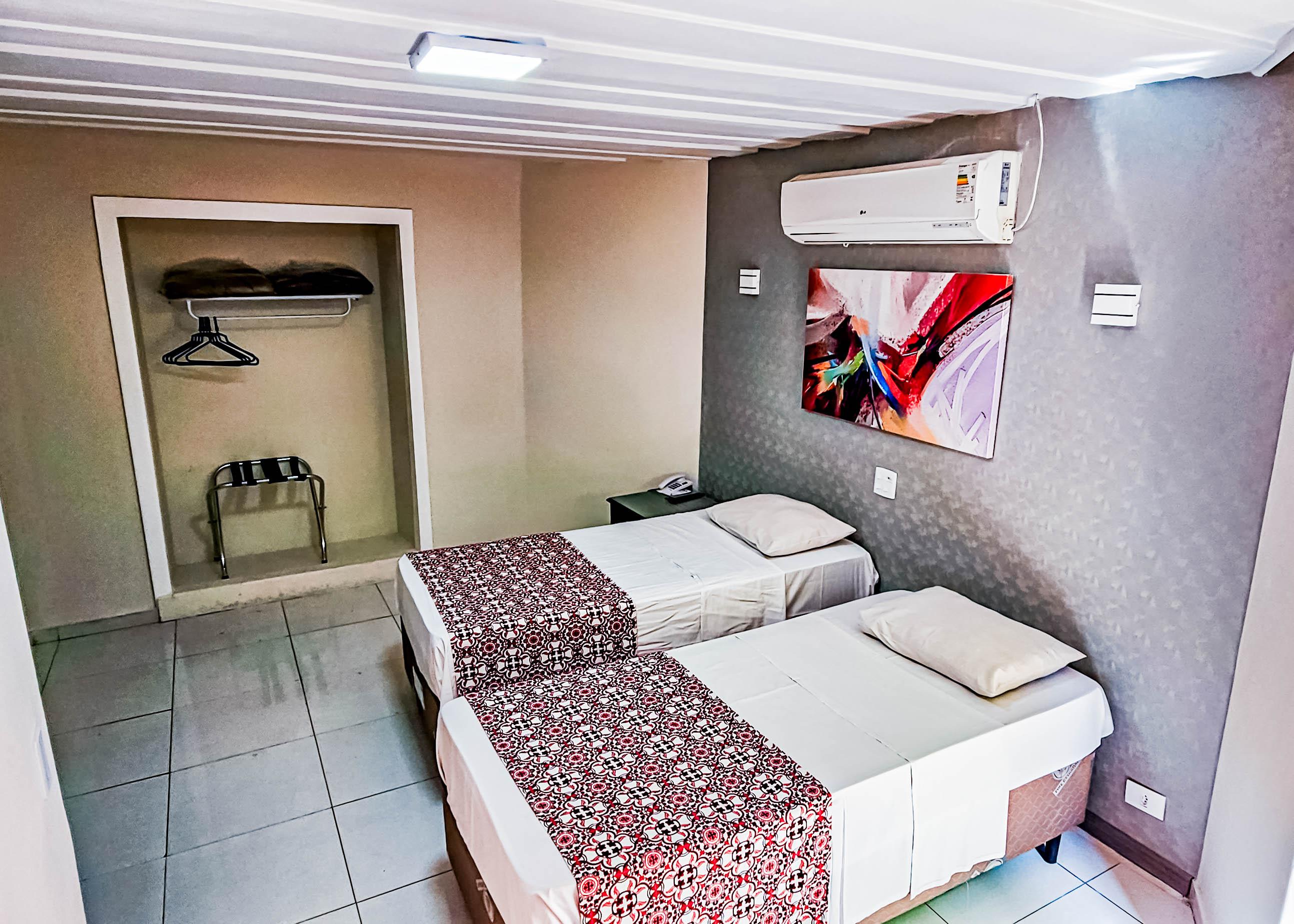 image-housing-carousel