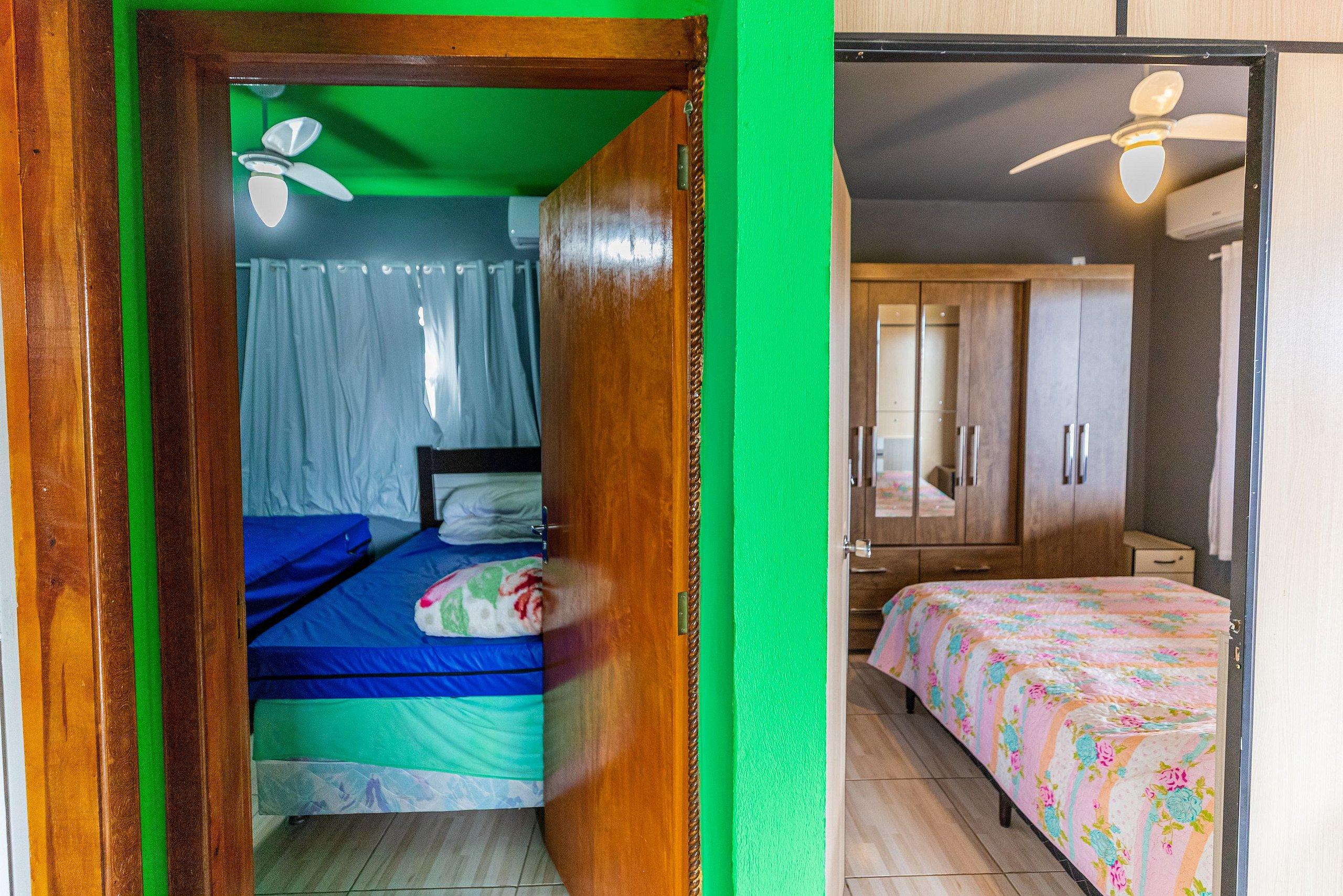 image-housing-carousel