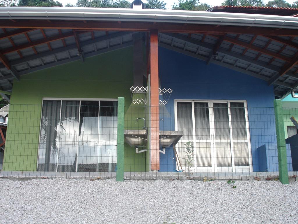 image-housing-carousel