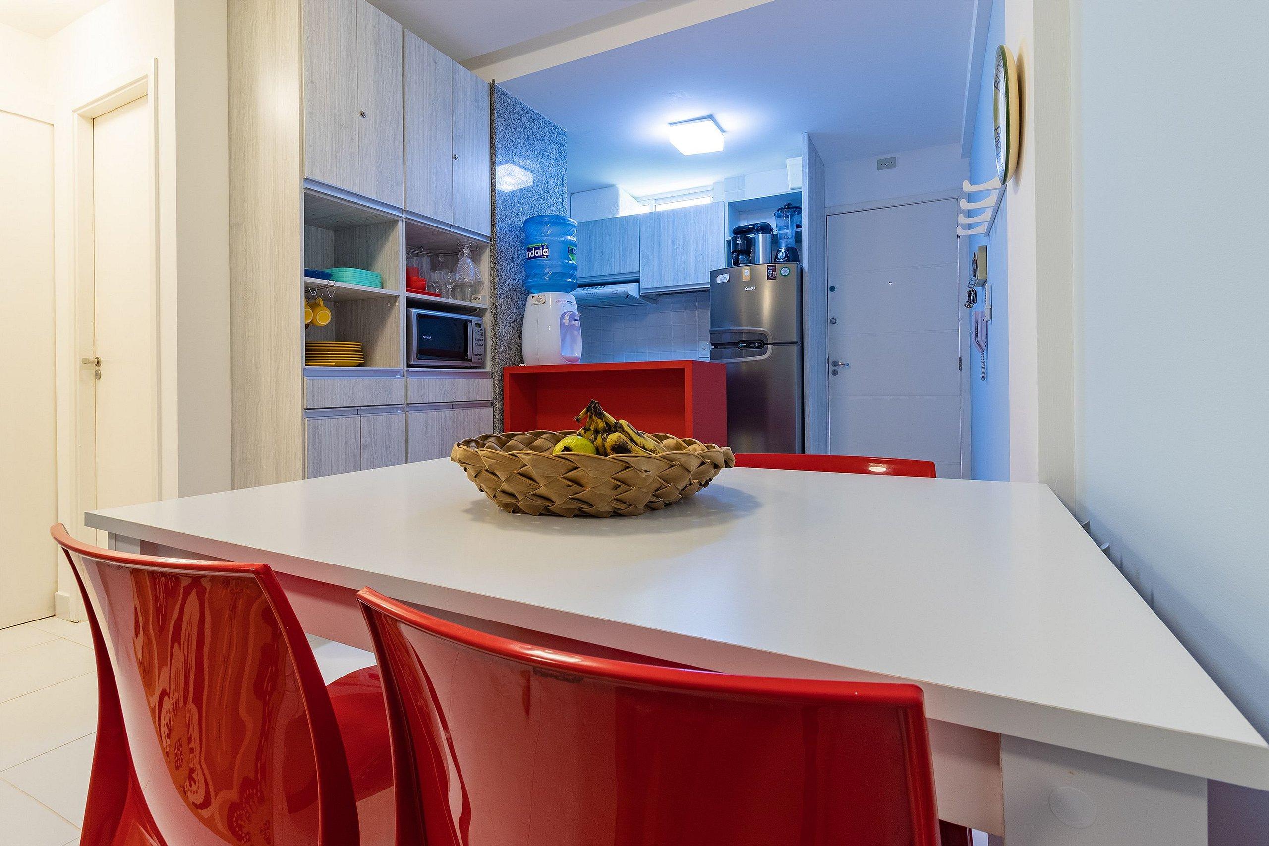 image-housing-carousel