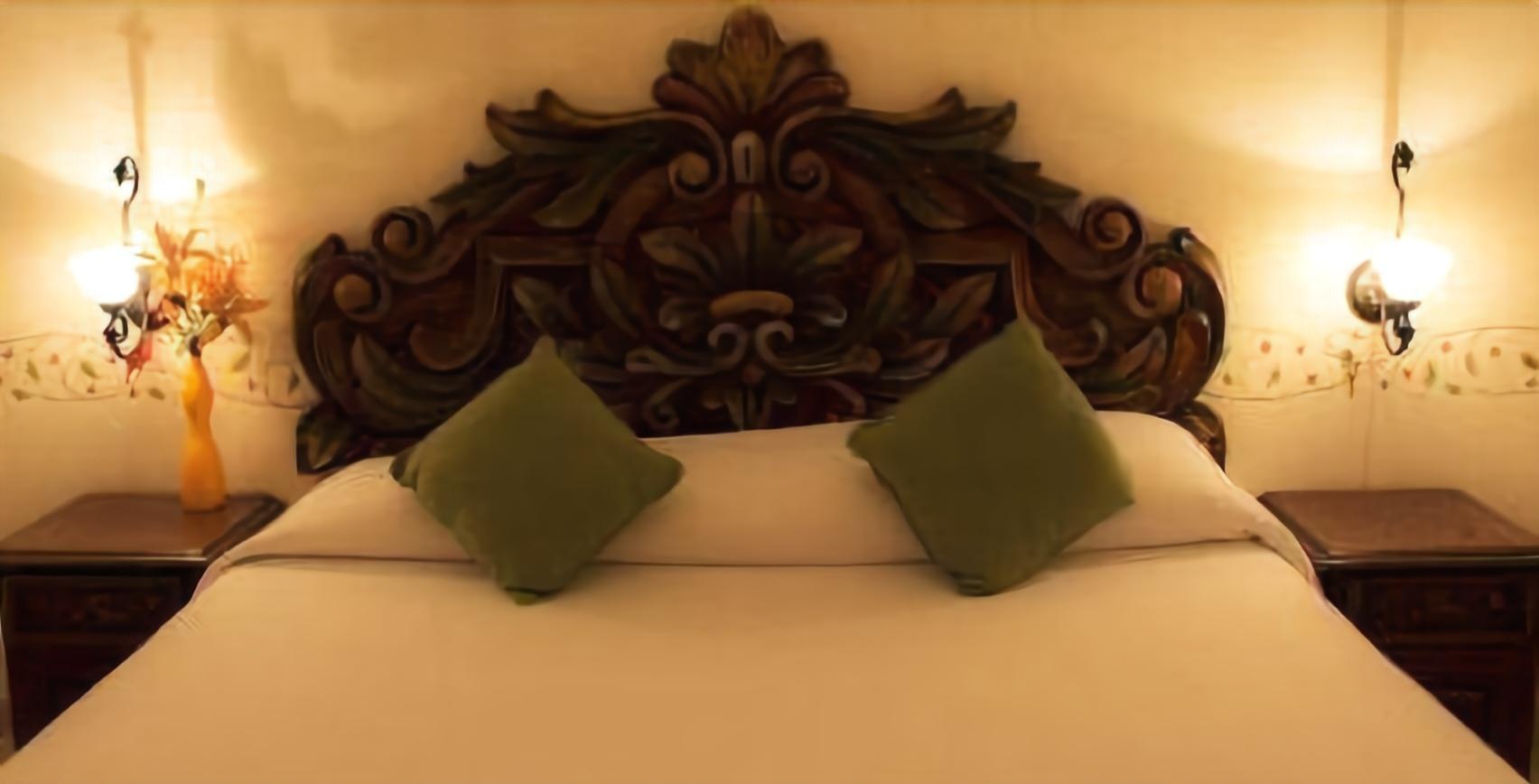 image-housing-carousel