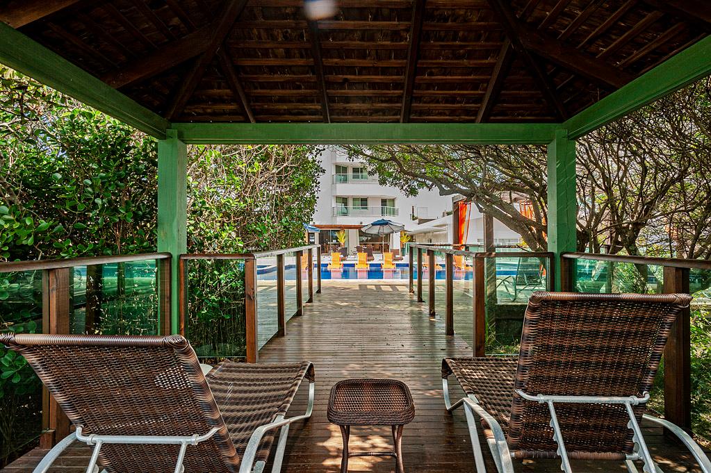 image-housing-carousel