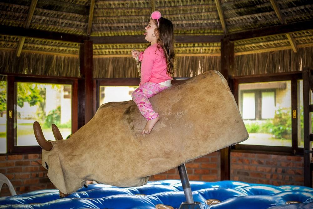 image-housing-carousel