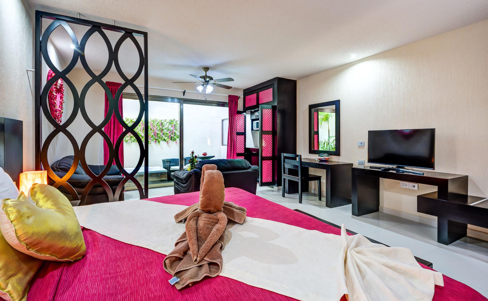 Deluxe Double Room, 1 King Bed, Jetted Tub