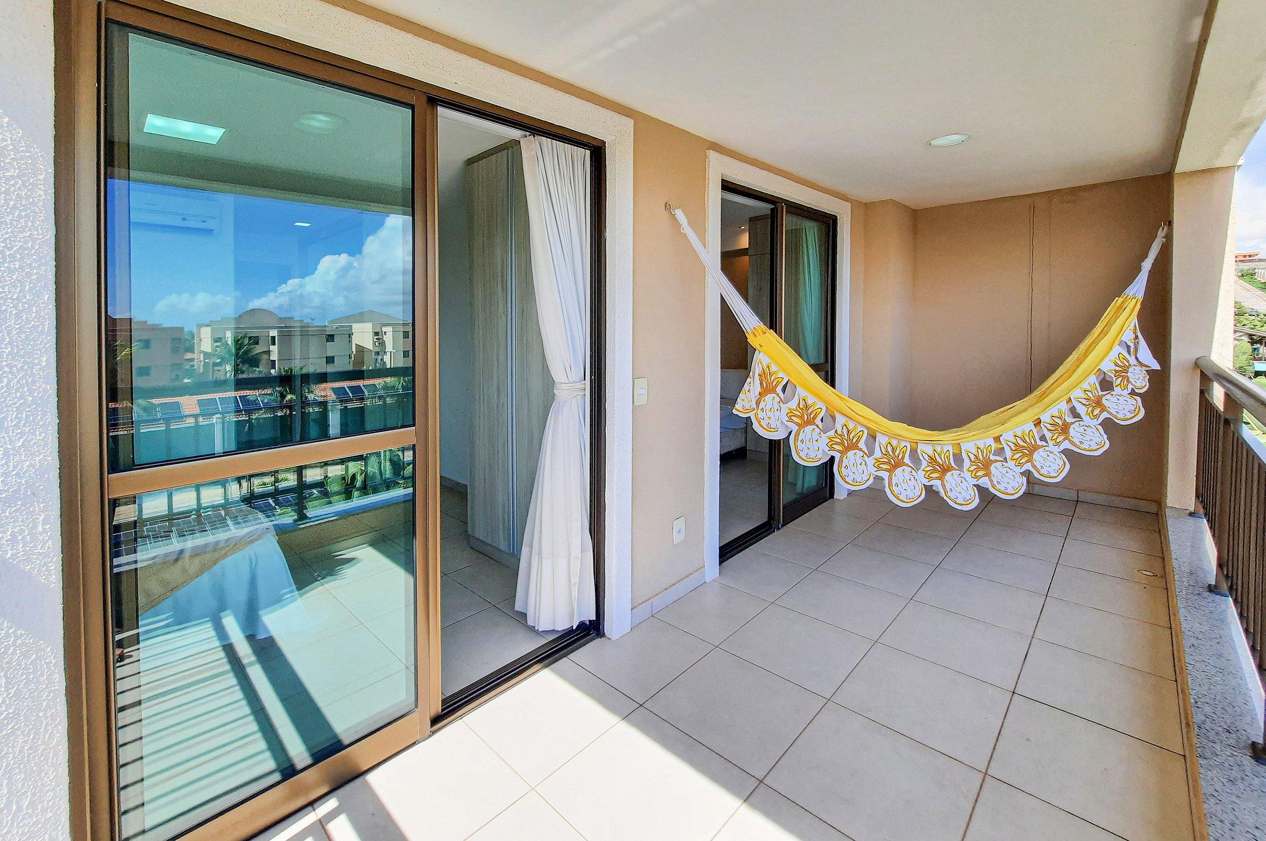 image-housing-carousel