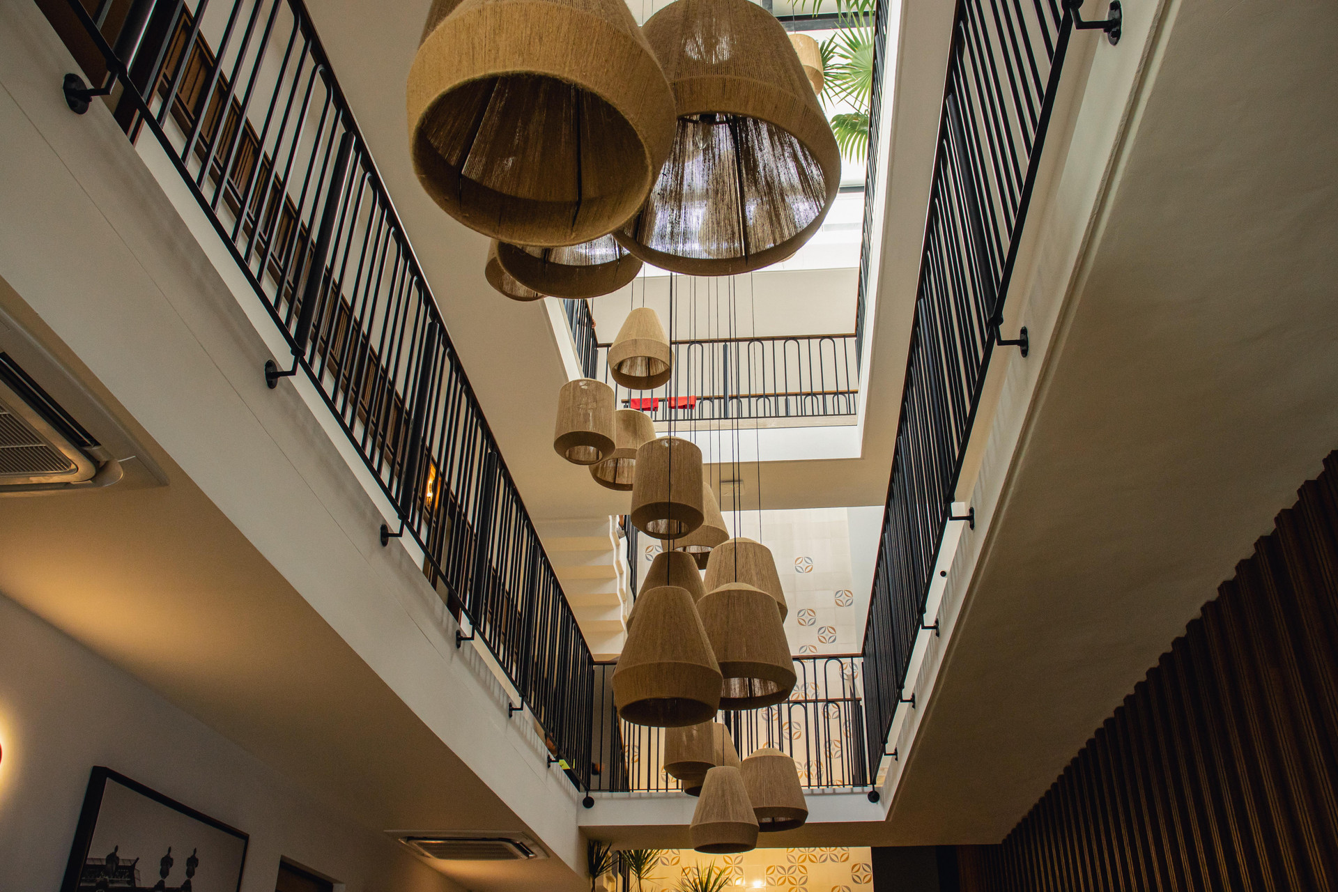 image-housing-carousel