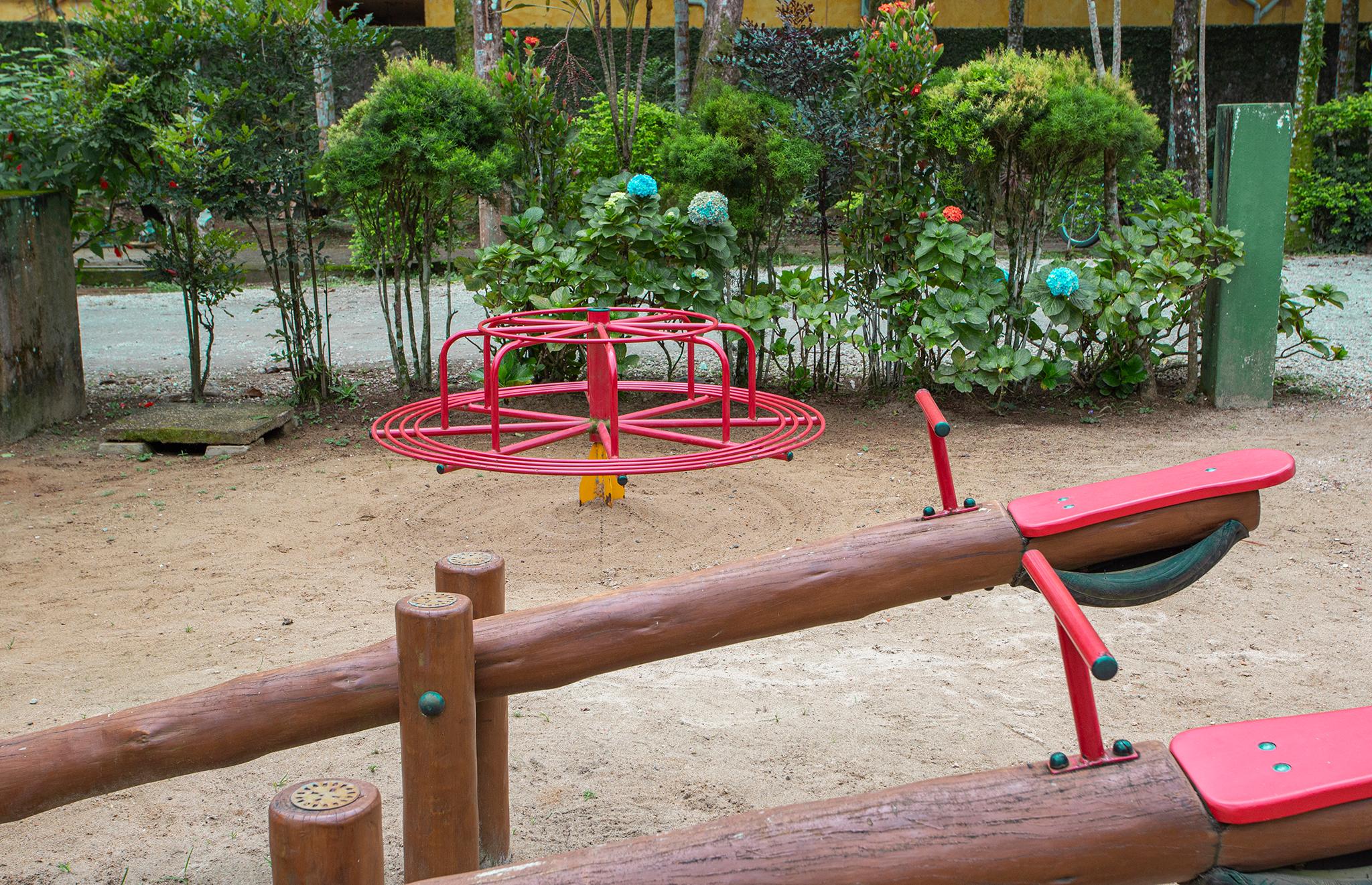 image-housing-carousel