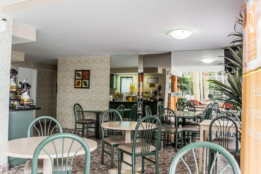 image-housing-carousel
