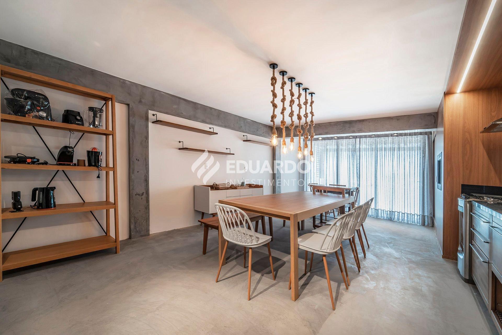 image-housing-carousel
