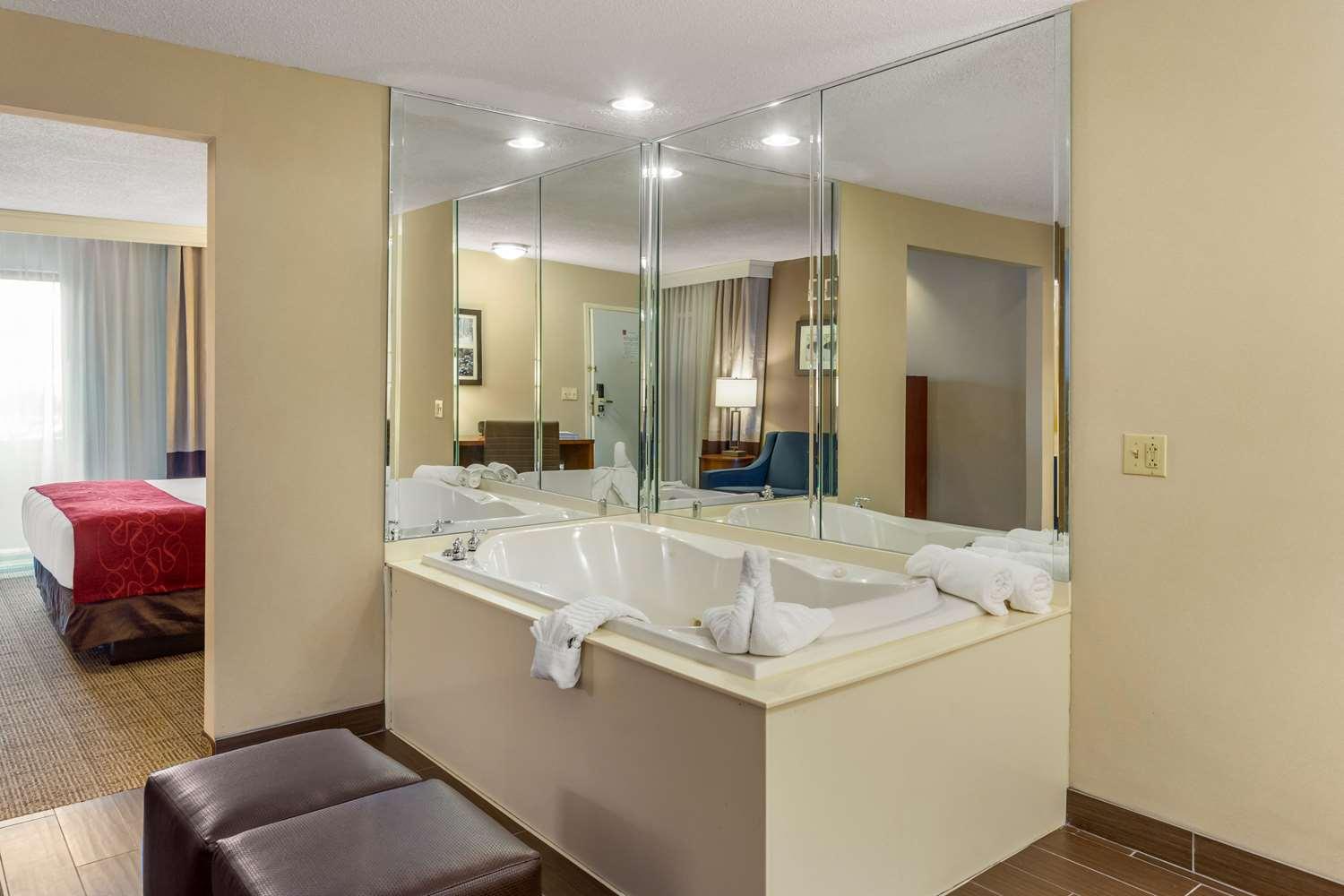 image-housing-carousel