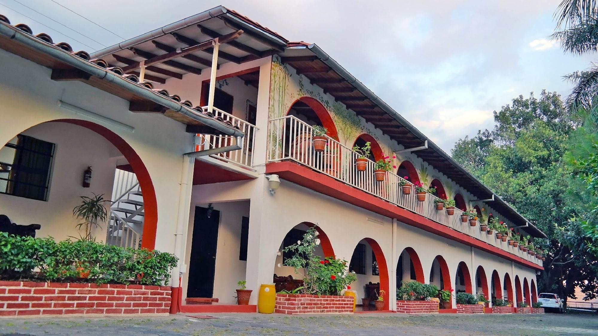 Hotel Los Cedros 5