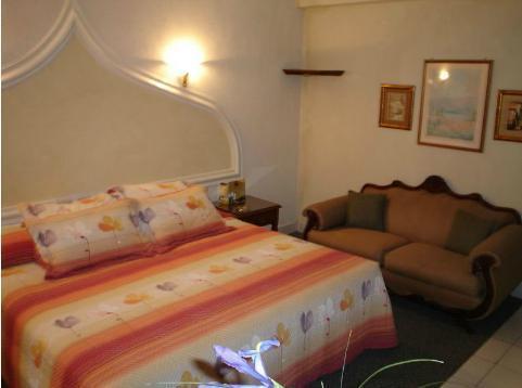 image-housing-carousel