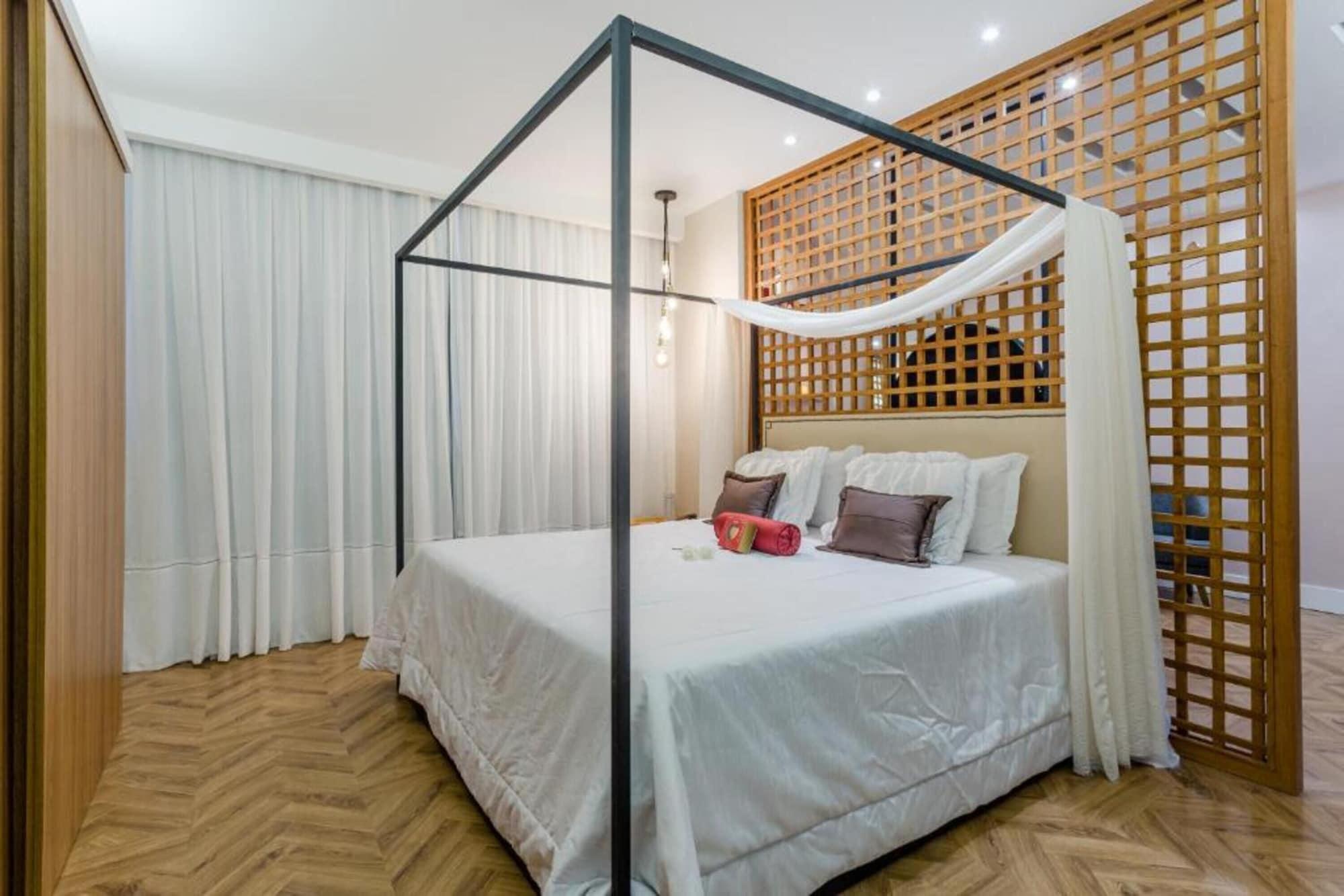 image-housing-carousel
