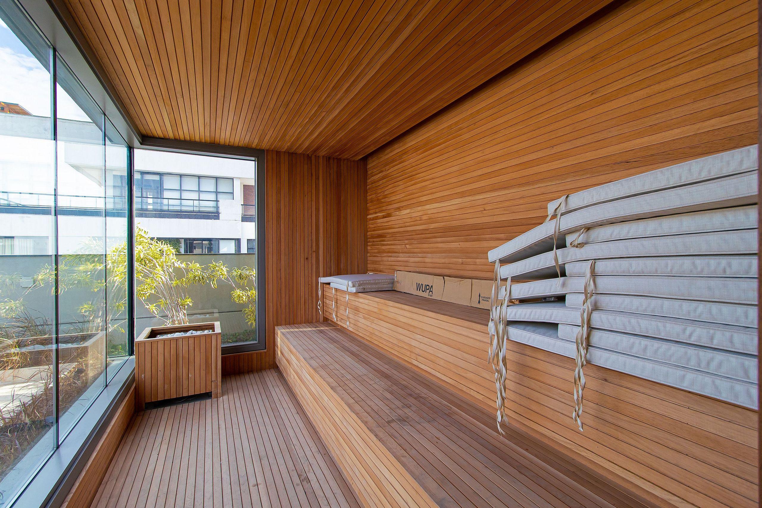 image-housing-carousel