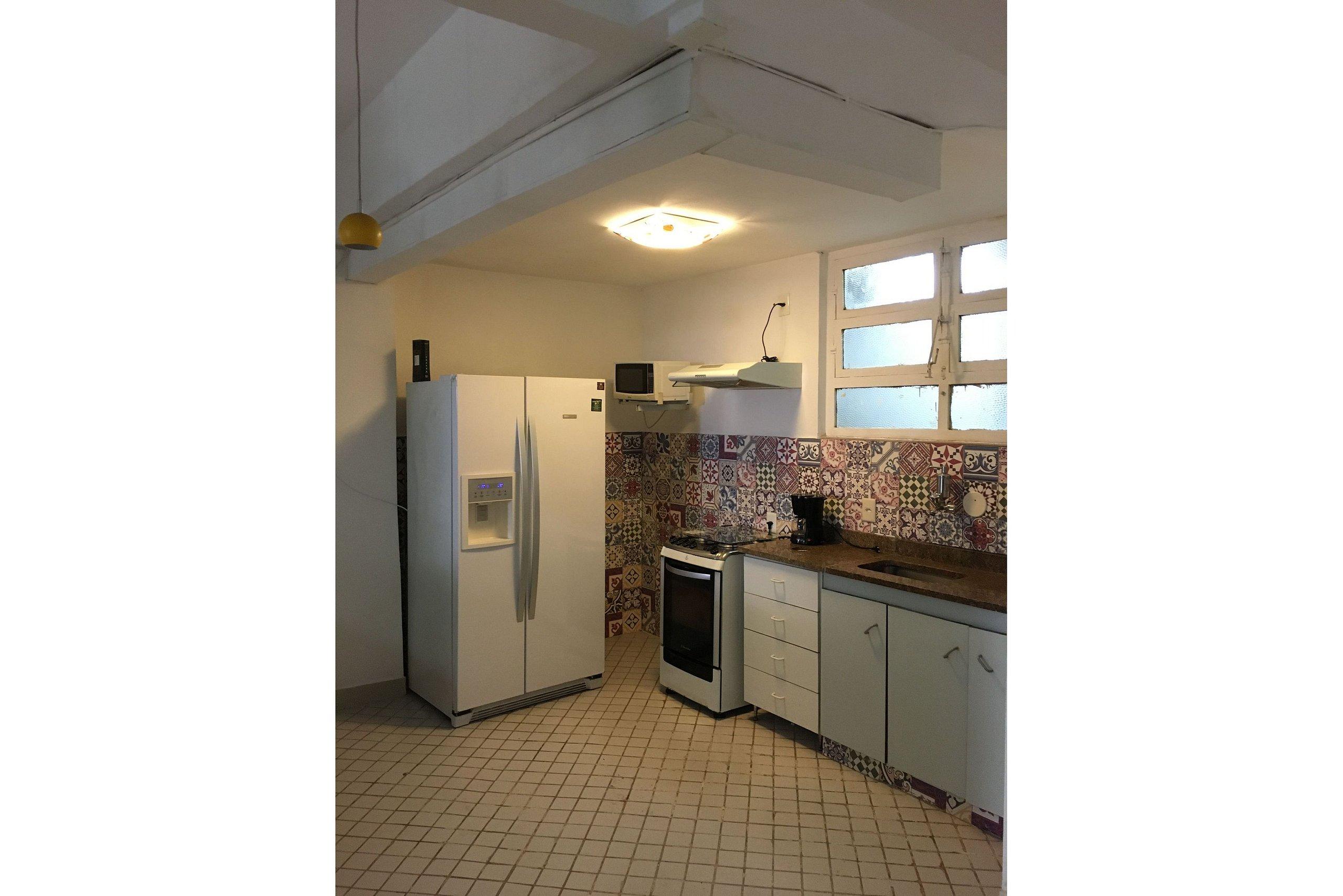 image-housing-carousel
