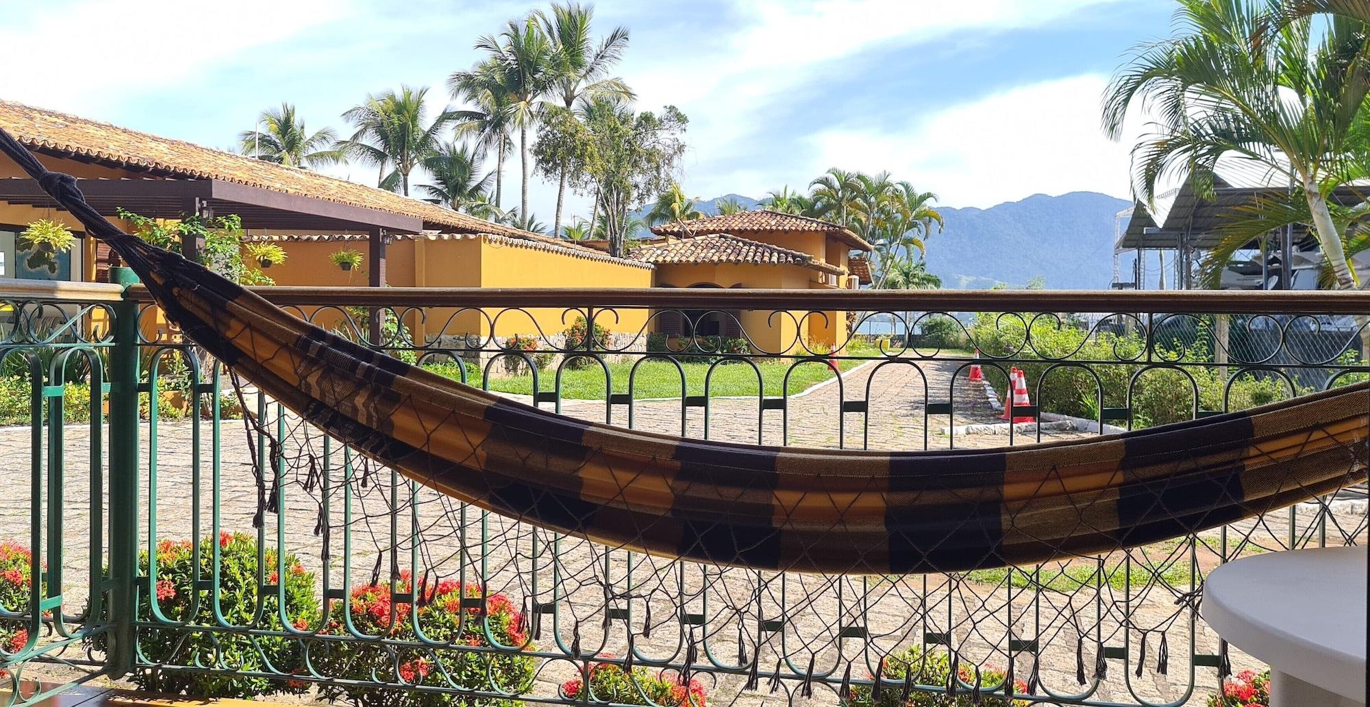 image-housing-carousel