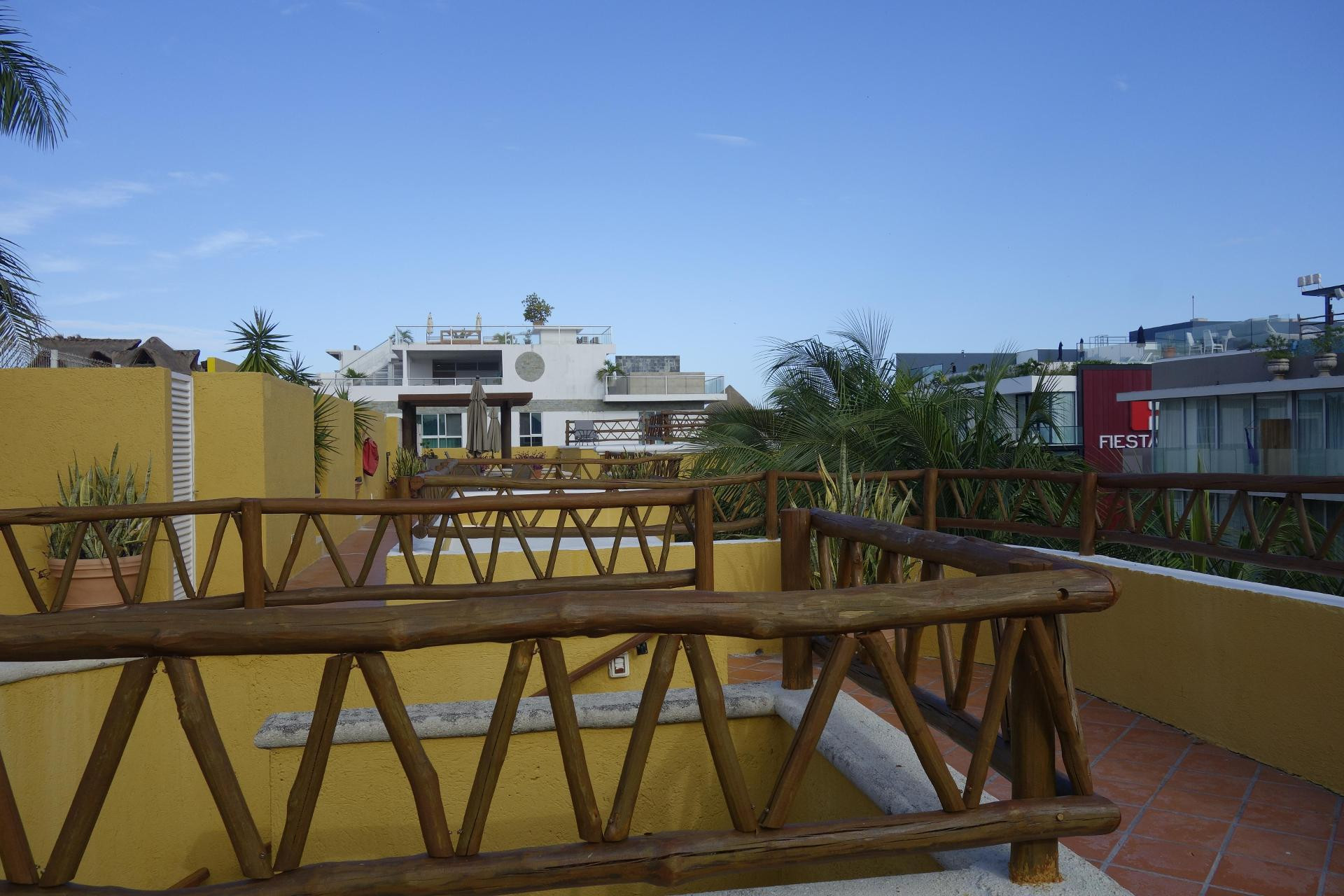 image-housing-carousel
