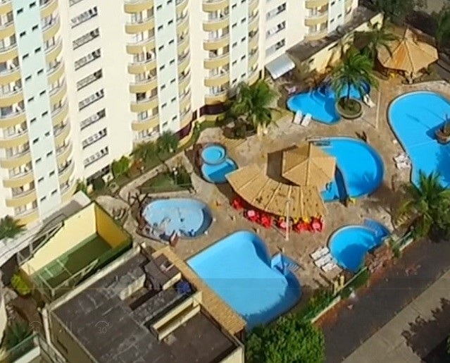 image-housing-carousel