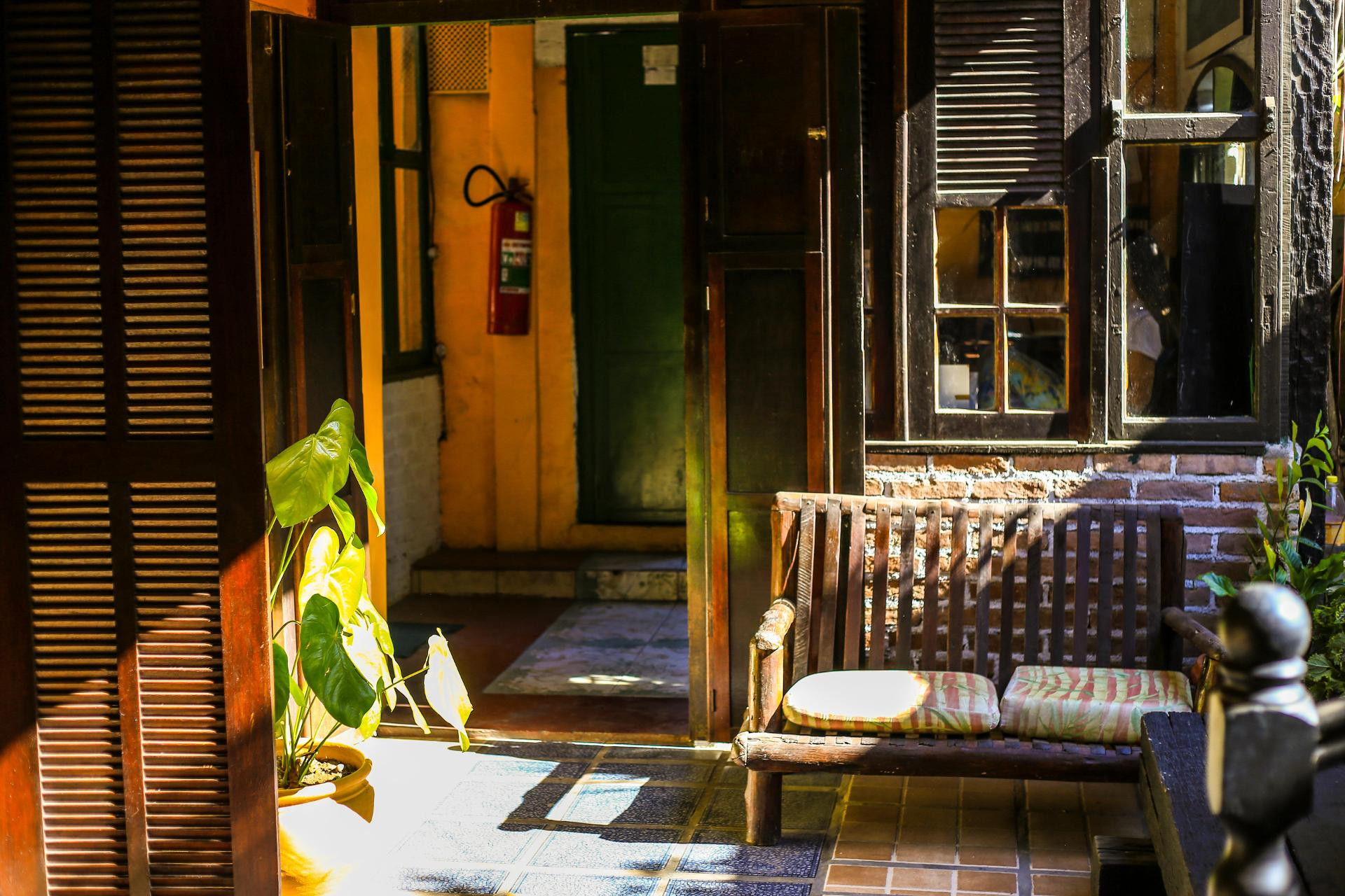 image-housing-carousel