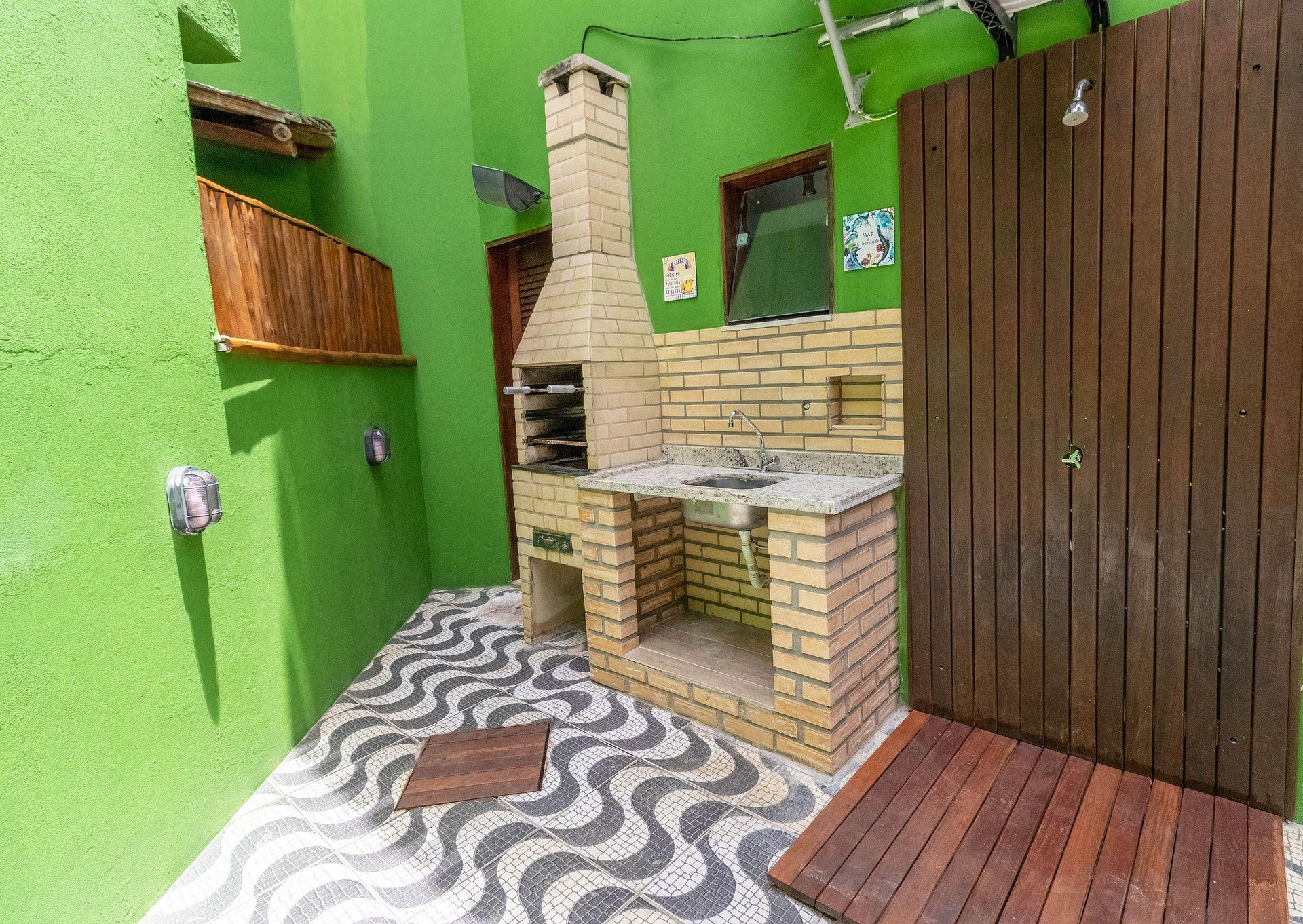 image-housing-carousel