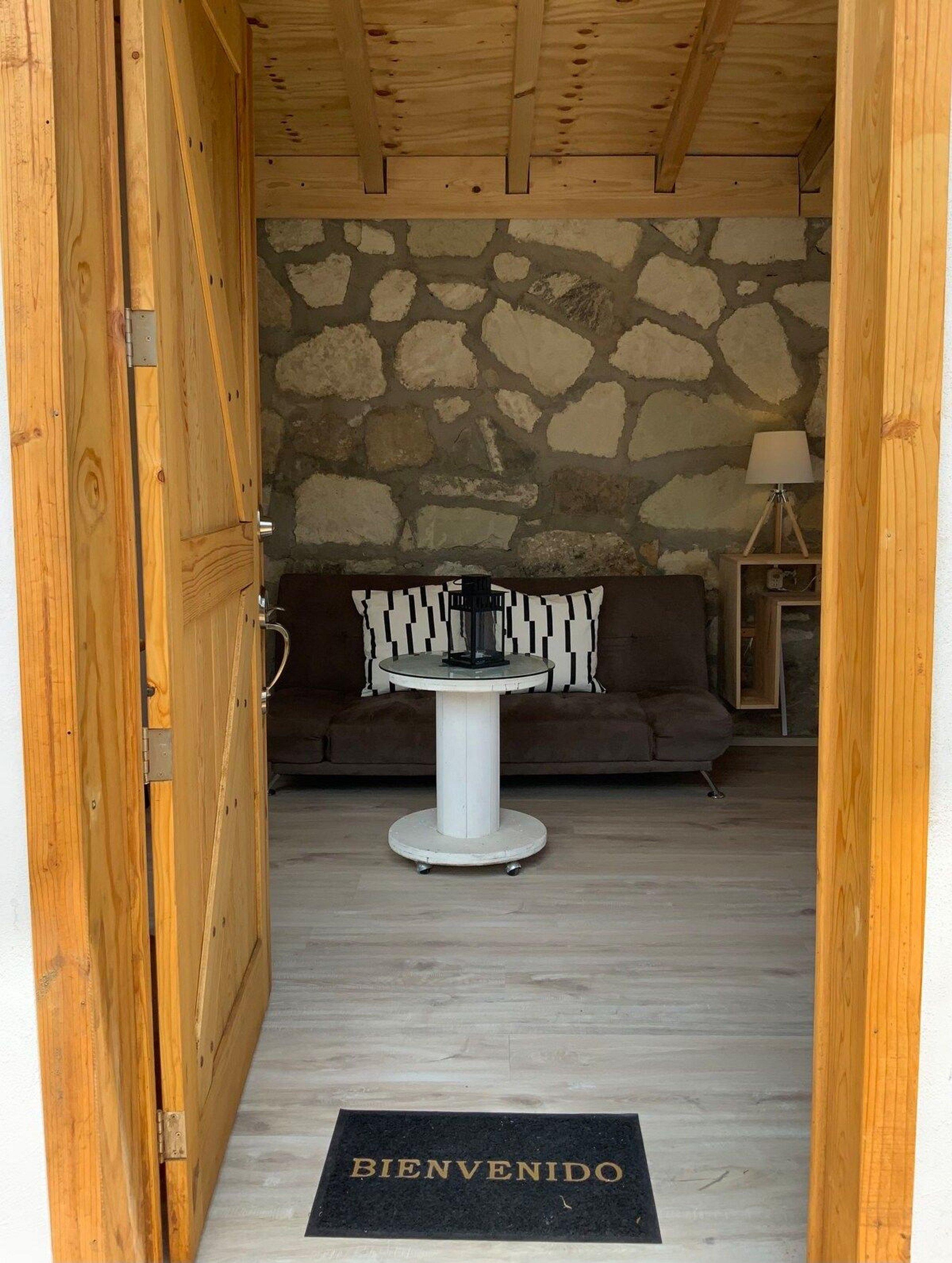 image-housing-carousel