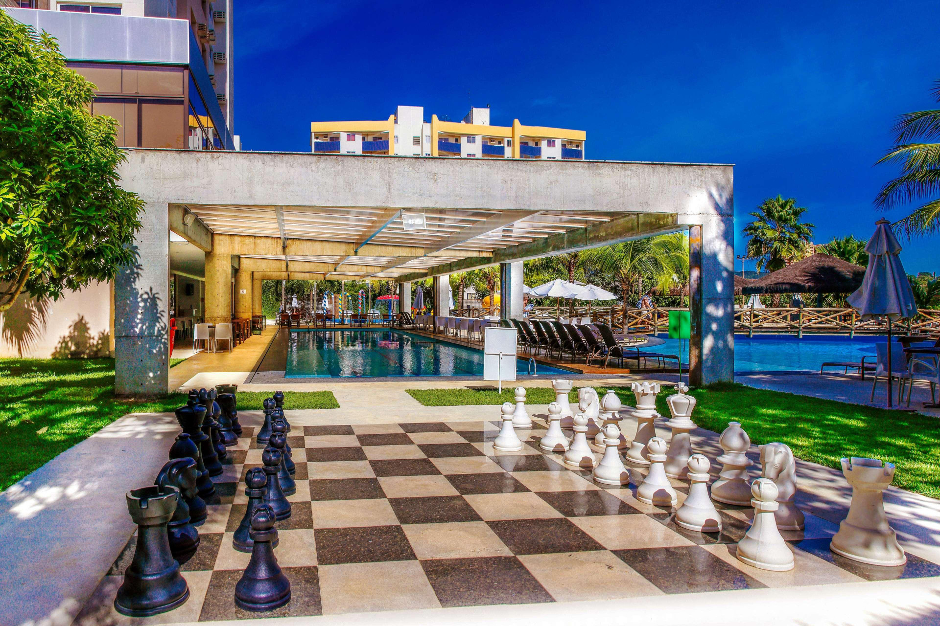 image-housing-carousel