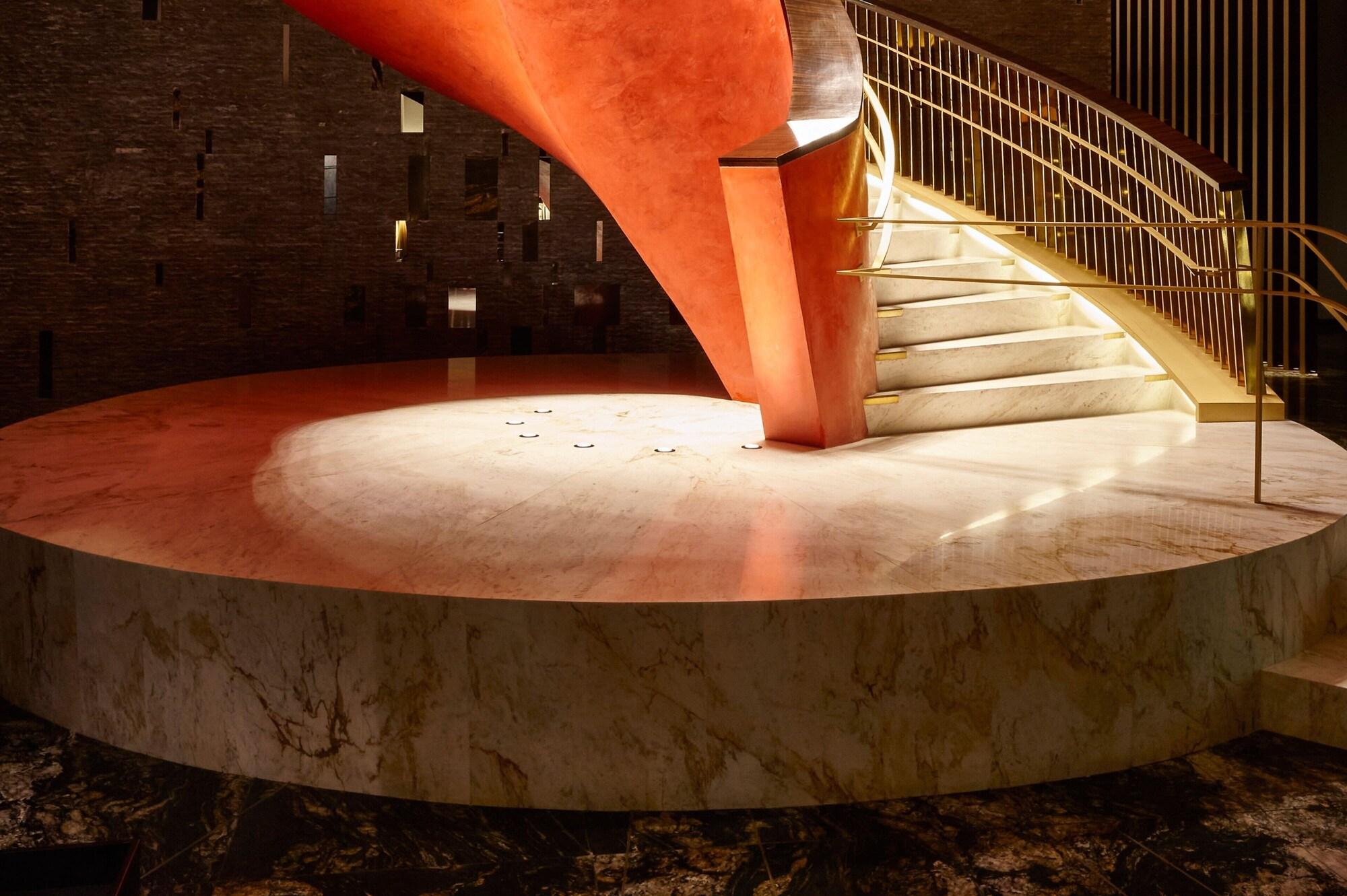 image-housing-carousel