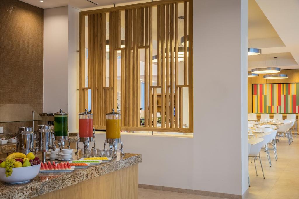 image-housing-carousel