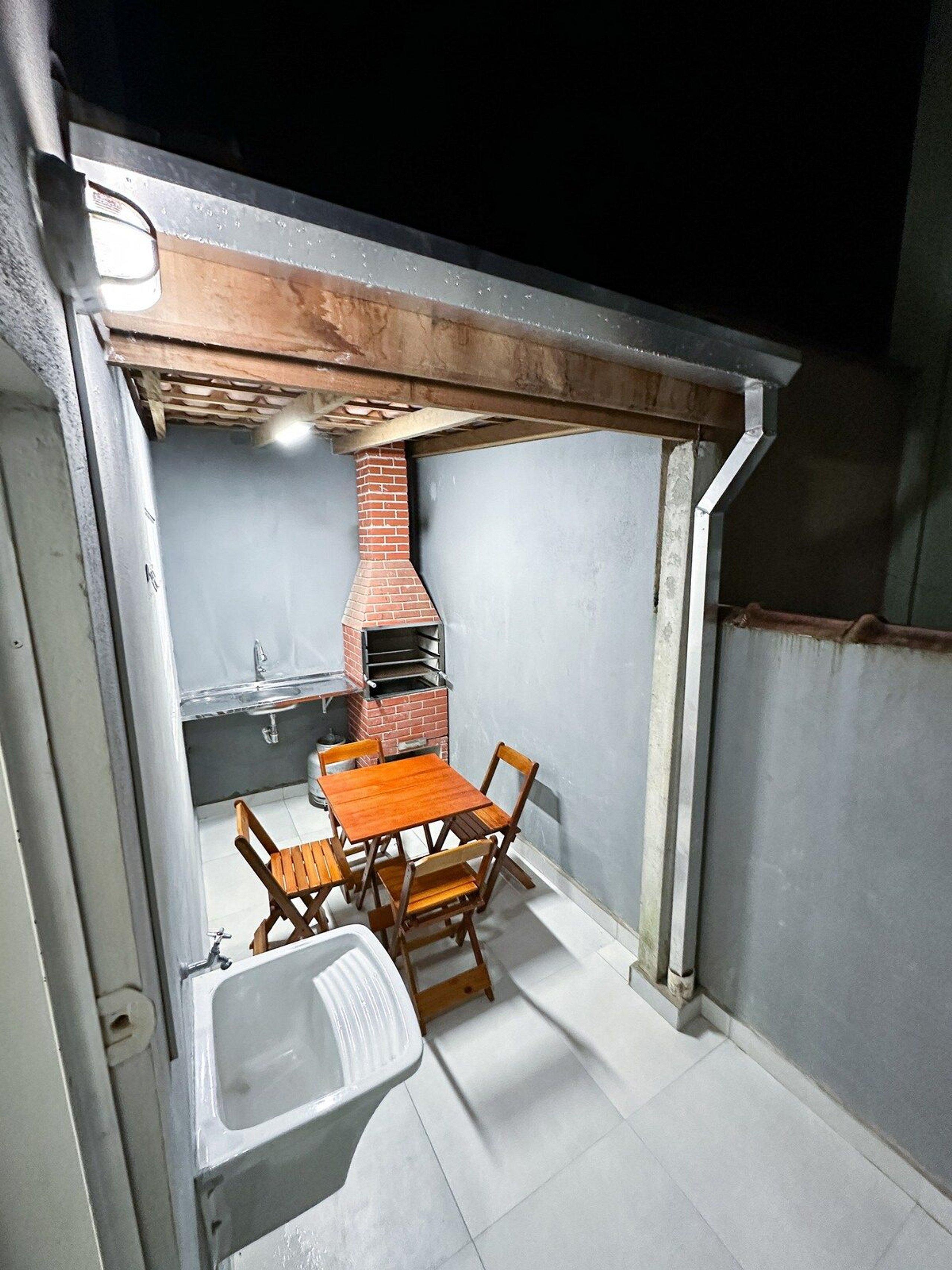 image-housing-carousel
