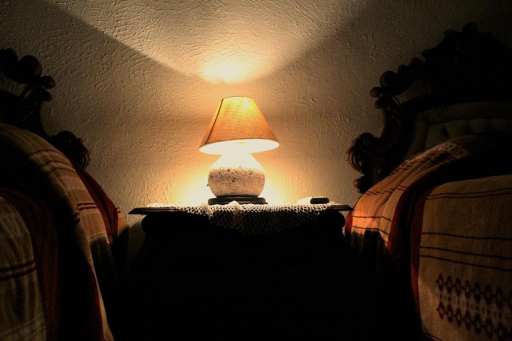 image-housing-carousel
