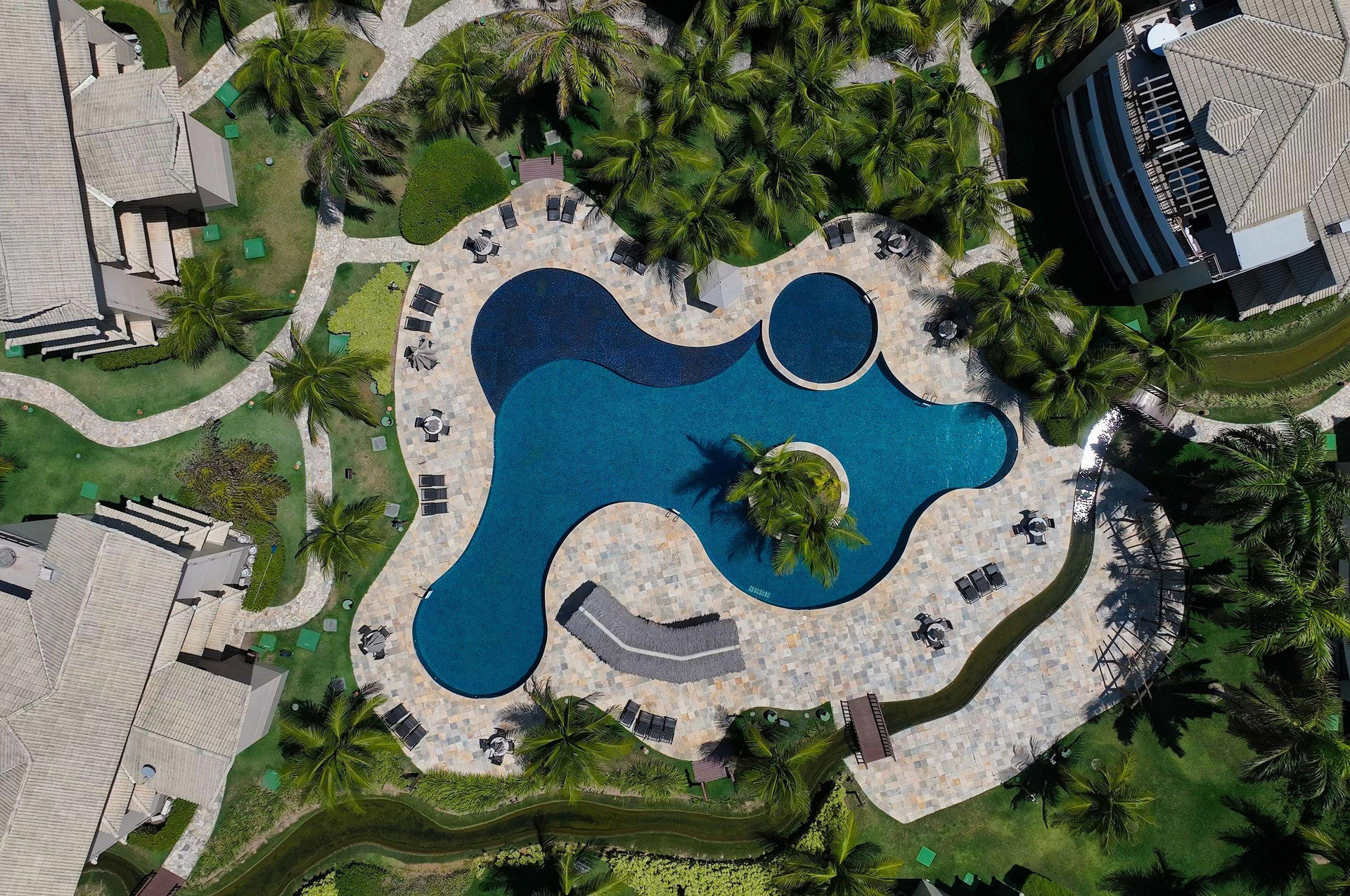 image-housing-carousel
