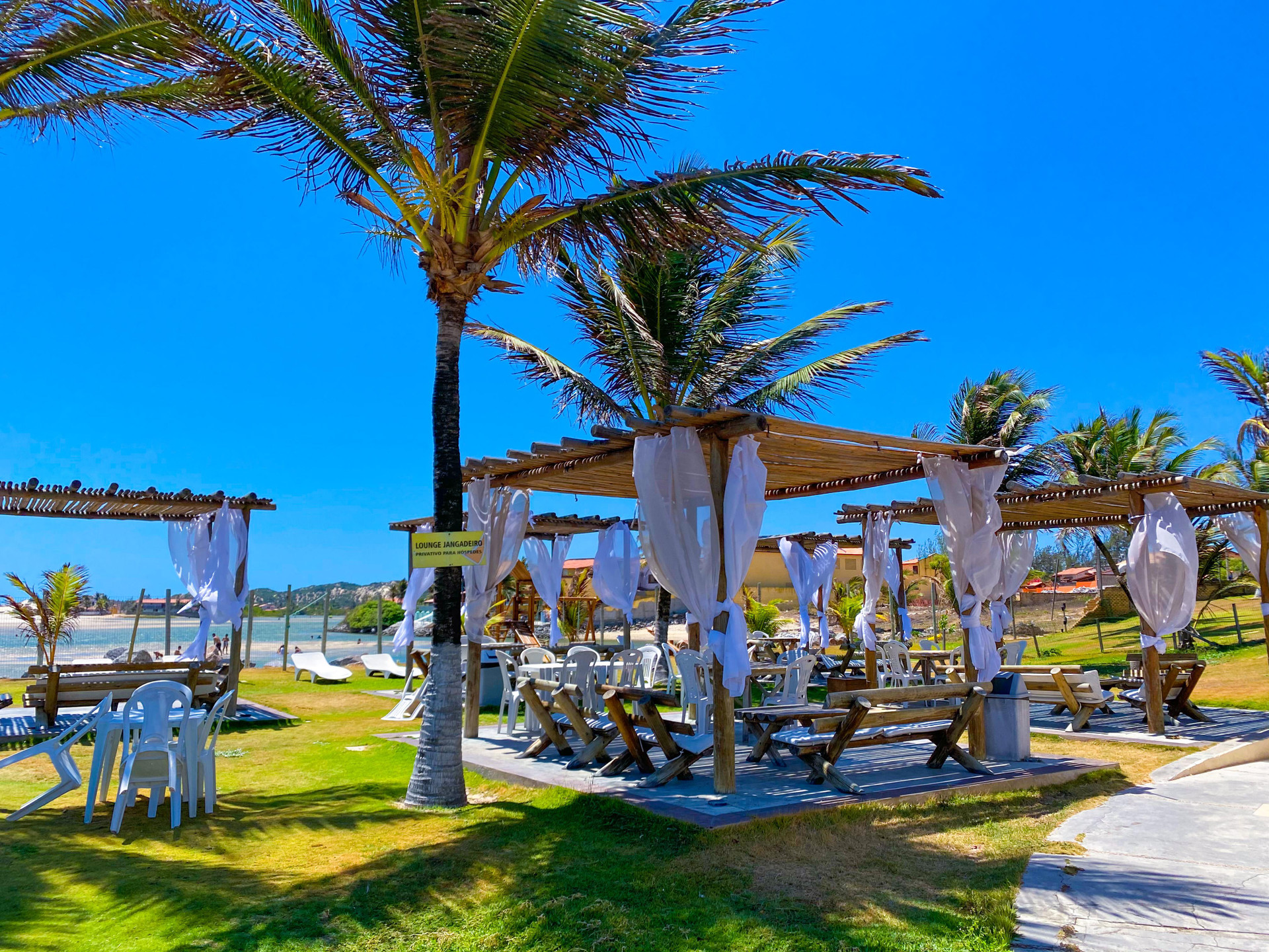image-housing-carousel