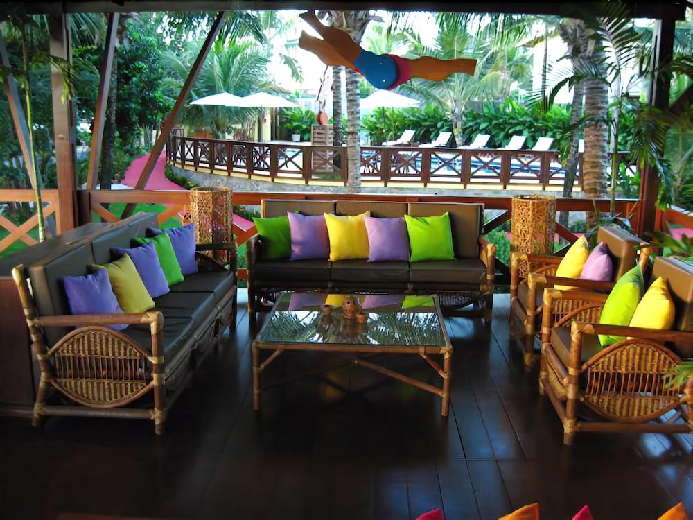 image-housing-carousel