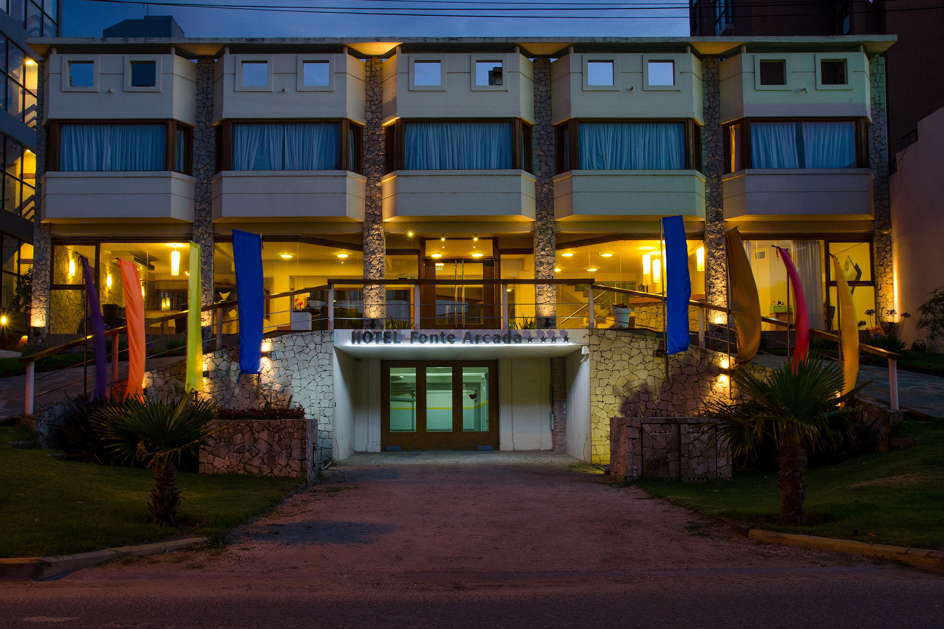 image-housing-carousel