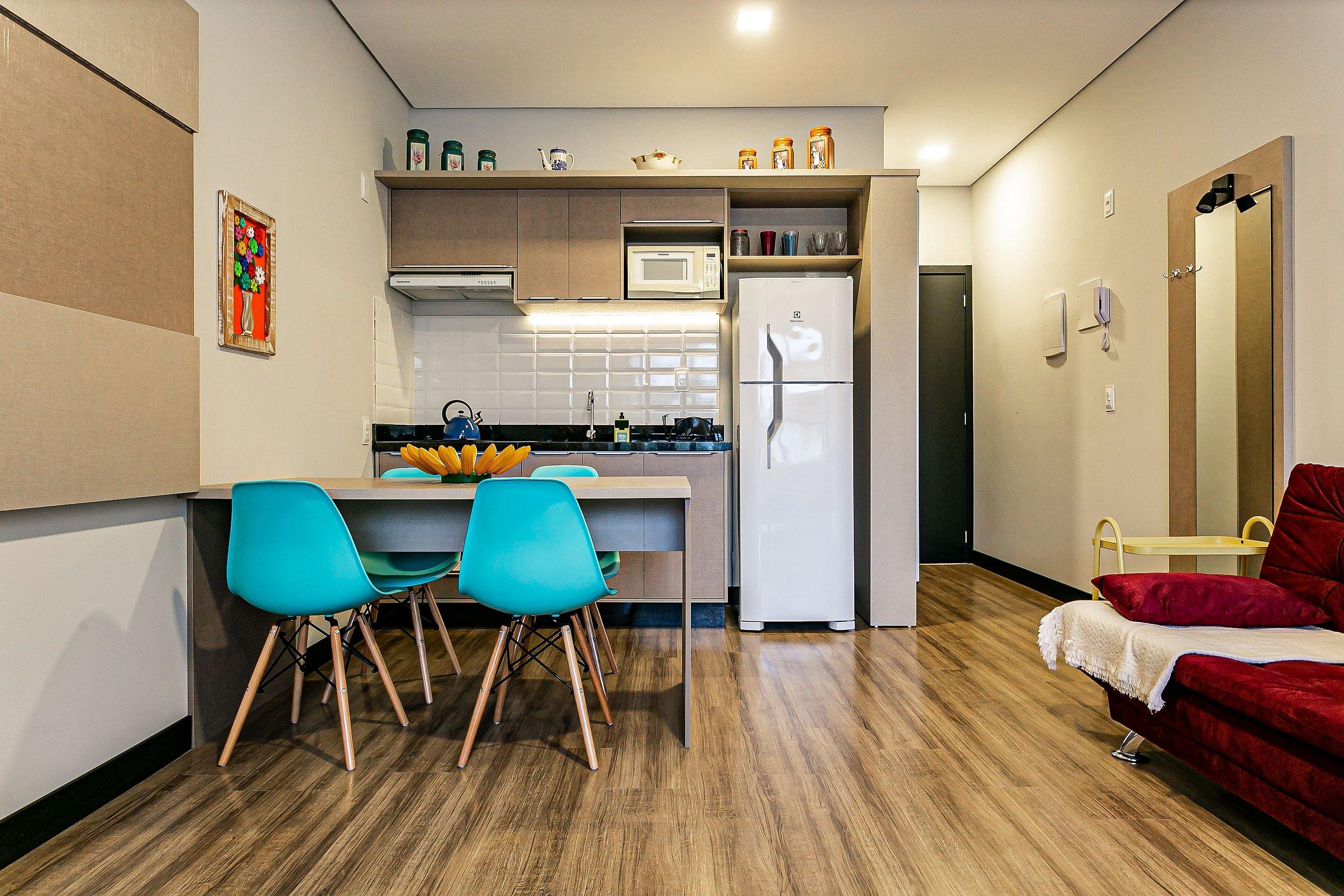 image-housing-carousel