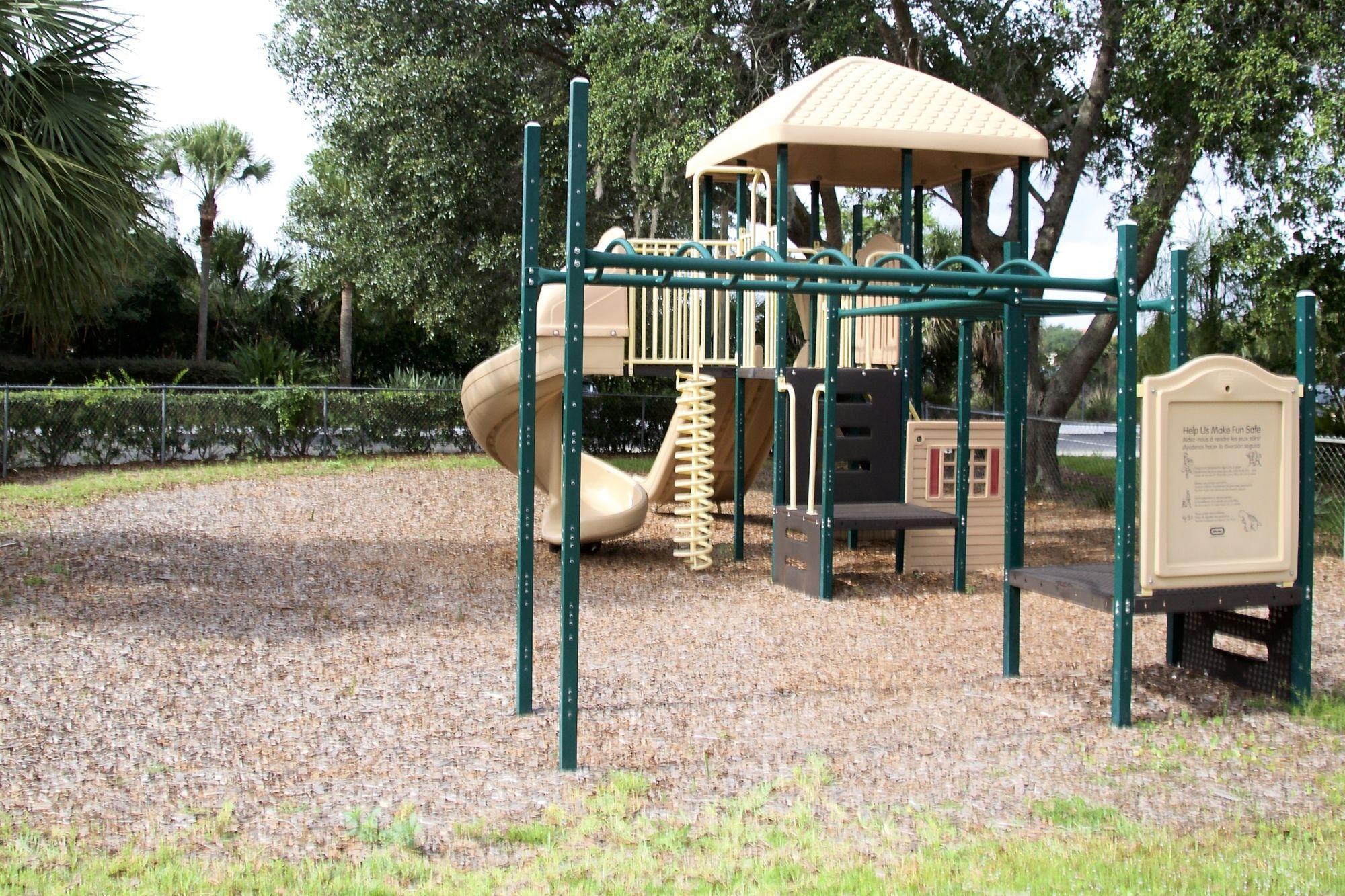 image-housing-carousel