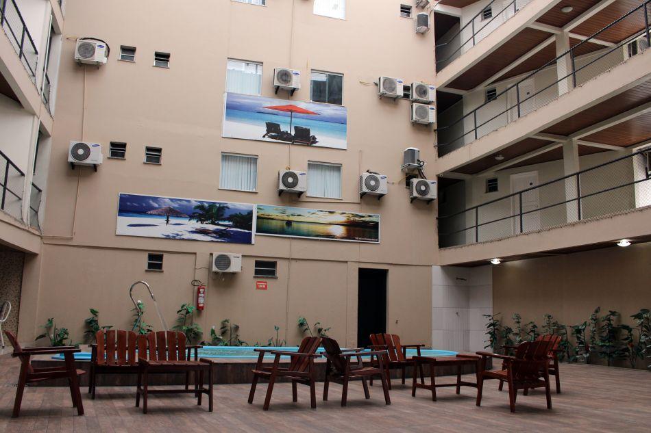 image-housing-carousel