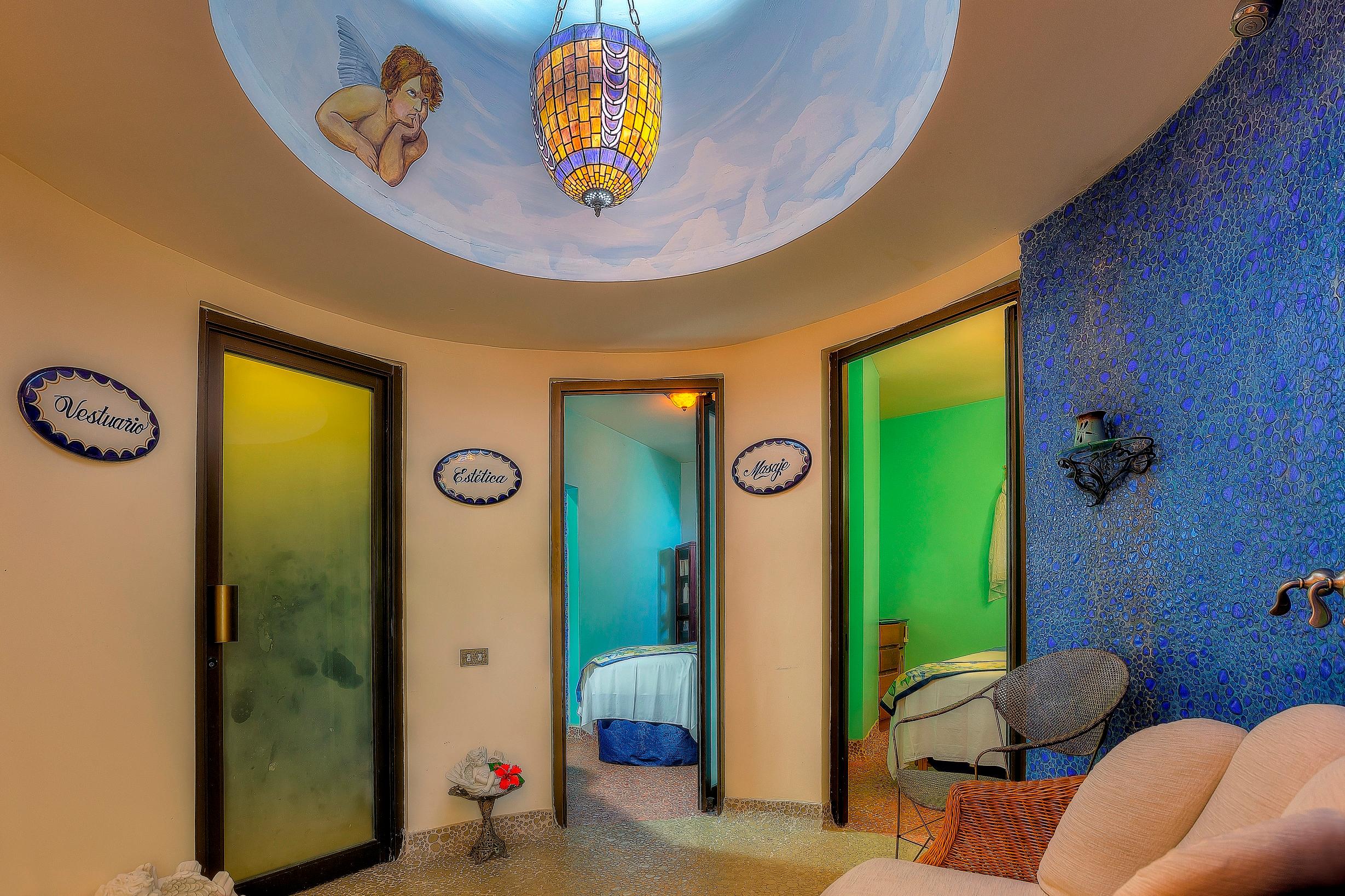 image-housing-carousel