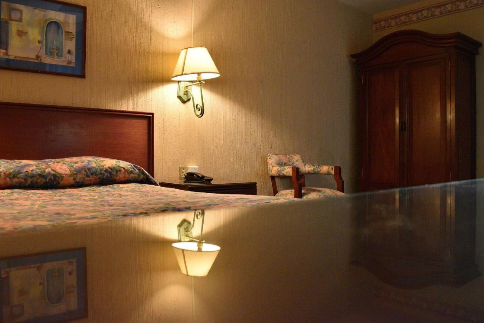 image-housing-carousel
